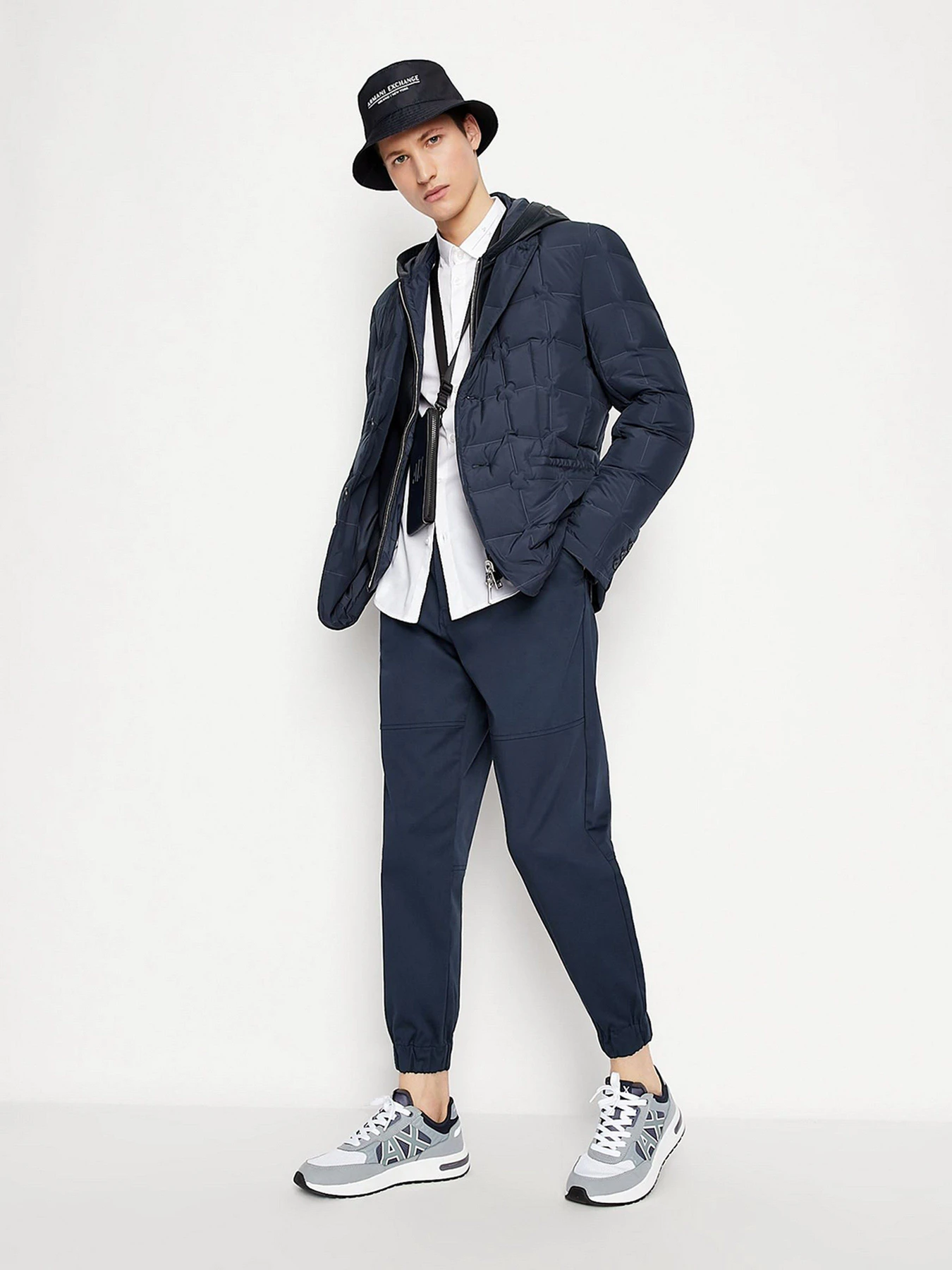 Пиджаки Armani Exchange модель 3LZG10-ZNIDZ-25AS Пиджаки Armani Exchange модель 3LZG10-ZNIDZ-25AS Фото