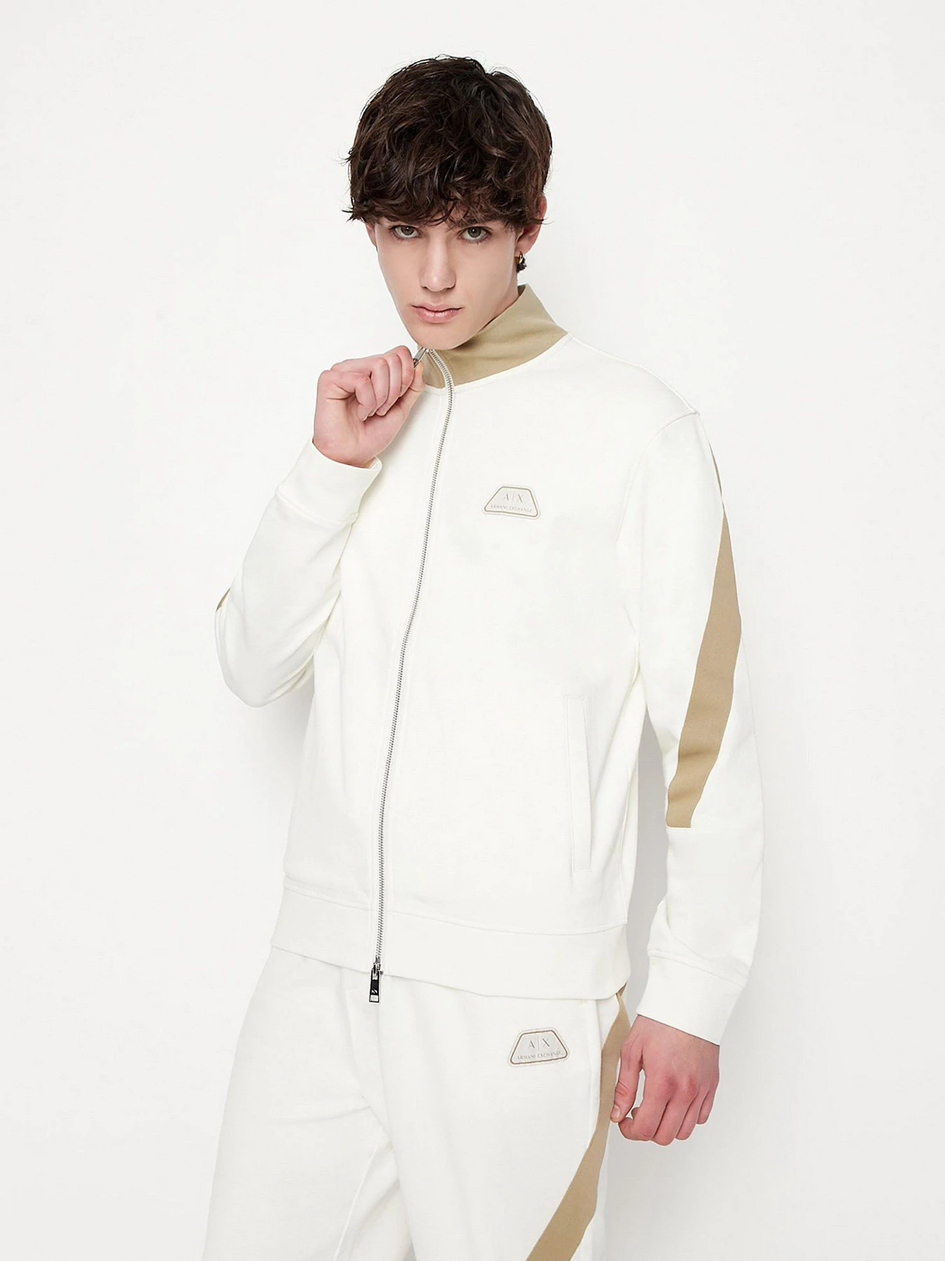 Худи и свитшоты Armani Exchange модель 3LZMJB-ZJY9Z-9199 Худи и свитшоты Armani Exchange модель 3LZMJB-ZJY9Z-9199 Фото
