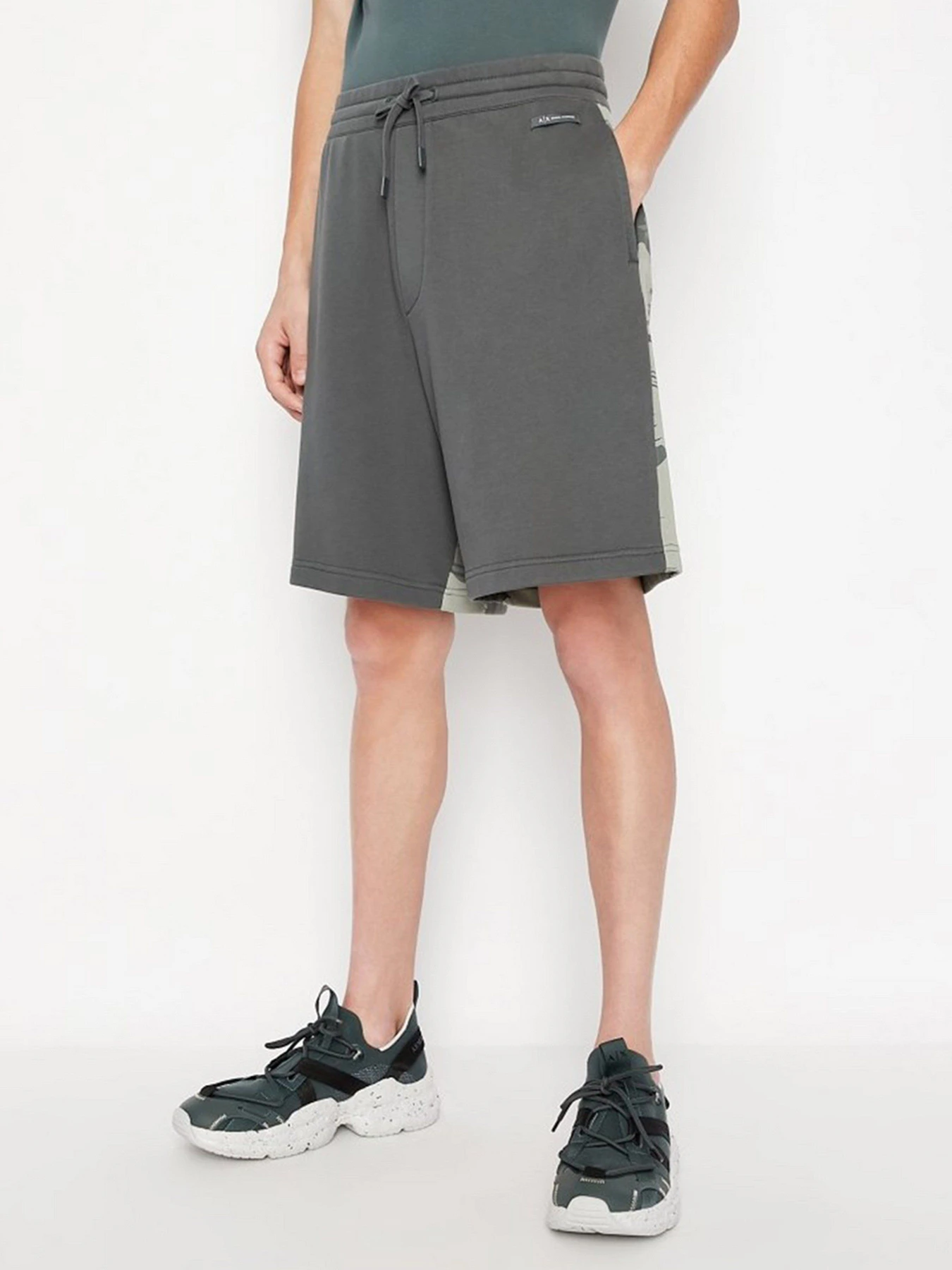Шорти Armani Exchange модель 3LZSHA-ZJEFZ-25BE Шорти Armani Exchange модель 3LZSHA-ZJEFZ-25BE Фото