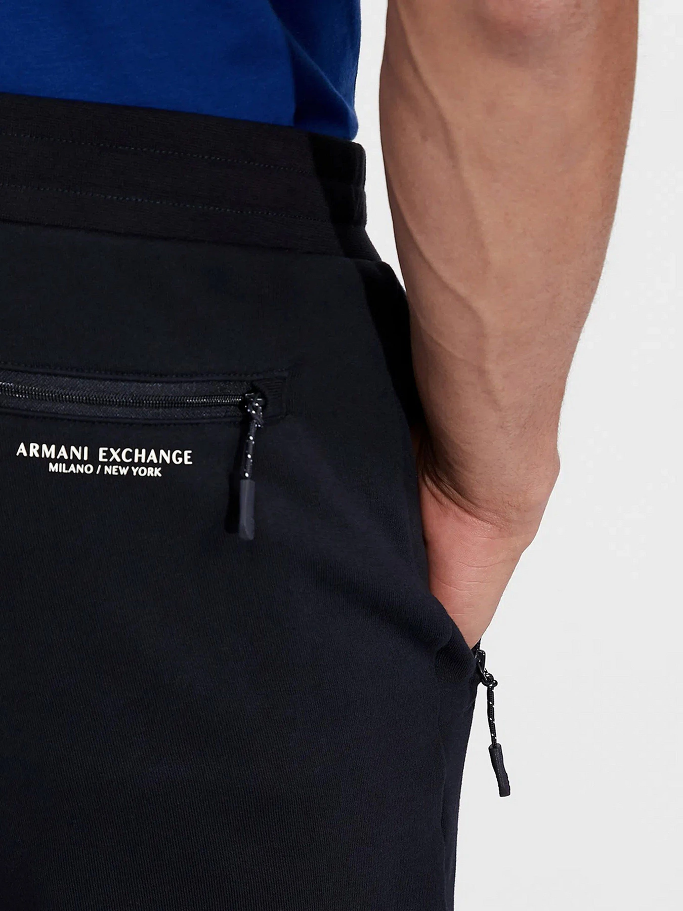 Шорты Armani Exchange модель 8NZS75-ZJKRZ-1510 Шорты Armani Exchange модель 8NZS75-ZJKRZ-1510 Фото