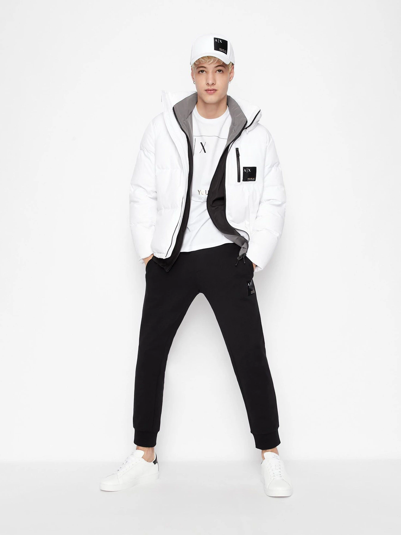 Куртки и дубленки Armani Exchange You.me.us. модель 6LZB12-ZNICZ-1100 Куртки и дубленки Armani Exchange You.me.us. модель 6LZB12-ZNICZ-1100 Фото
