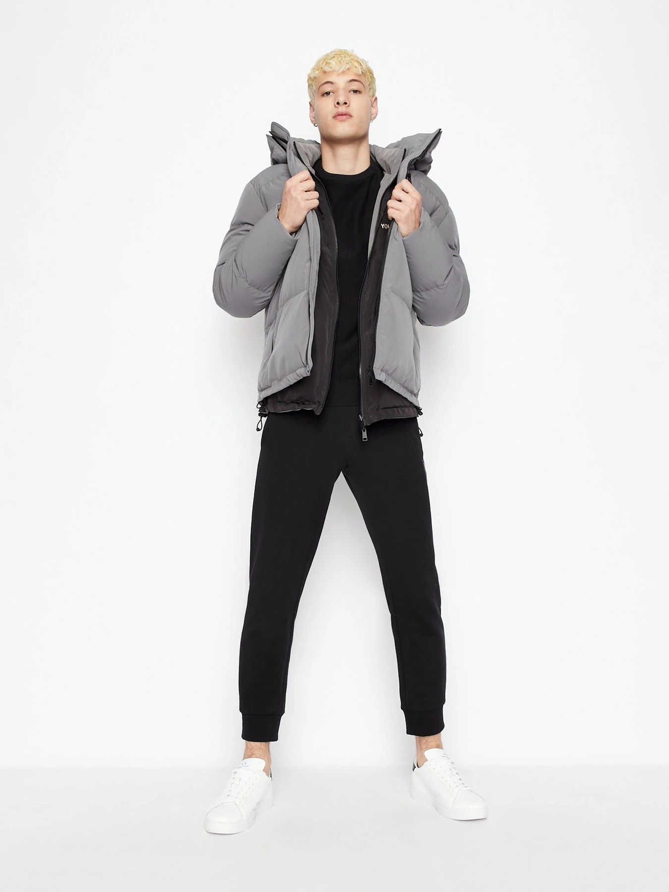 Куртки и дубленки Armani Exchange You.me.us. модель 6LZB12-ZNICZ-1925 Куртки и дубленки Armani Exchange You.me.us. модель 6LZB12-ZNICZ-1925 Фото