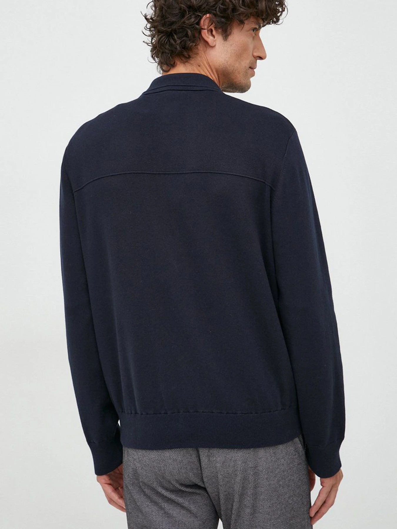 Светри та кардигани Armani Exchange модель 6LZE1E-ZMU8Z-1510 Светри та кардигани Armani Exchange модель 6LZE1E-ZMU8Z-1510 Фото