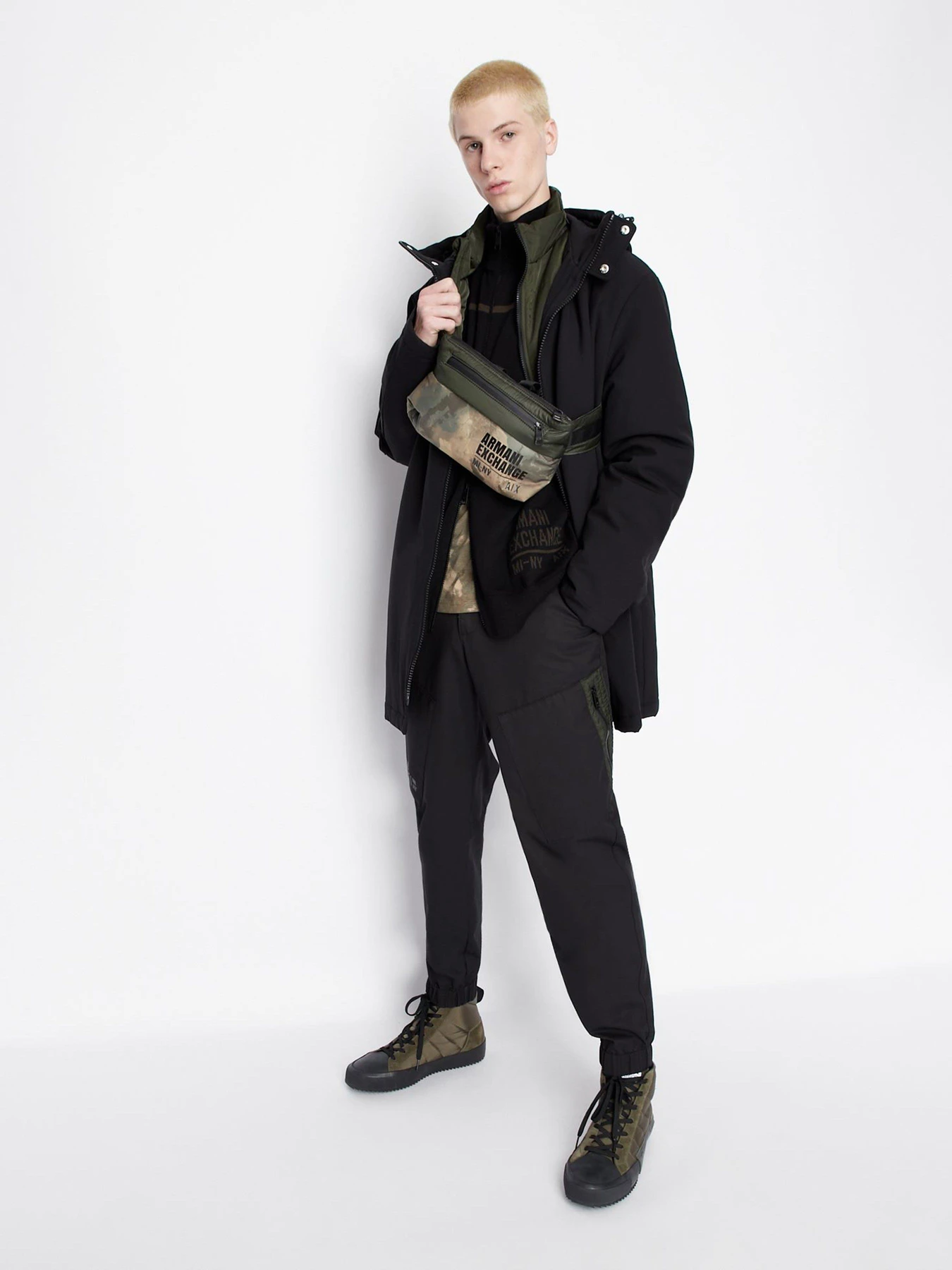 Свитры и кардиганы Armani Exchange модель 6LZE2B-ZMX8Z-1200 Свитры и кардиганы Armani Exchange модель 6LZE2B-ZMX8Z-1200 Фото