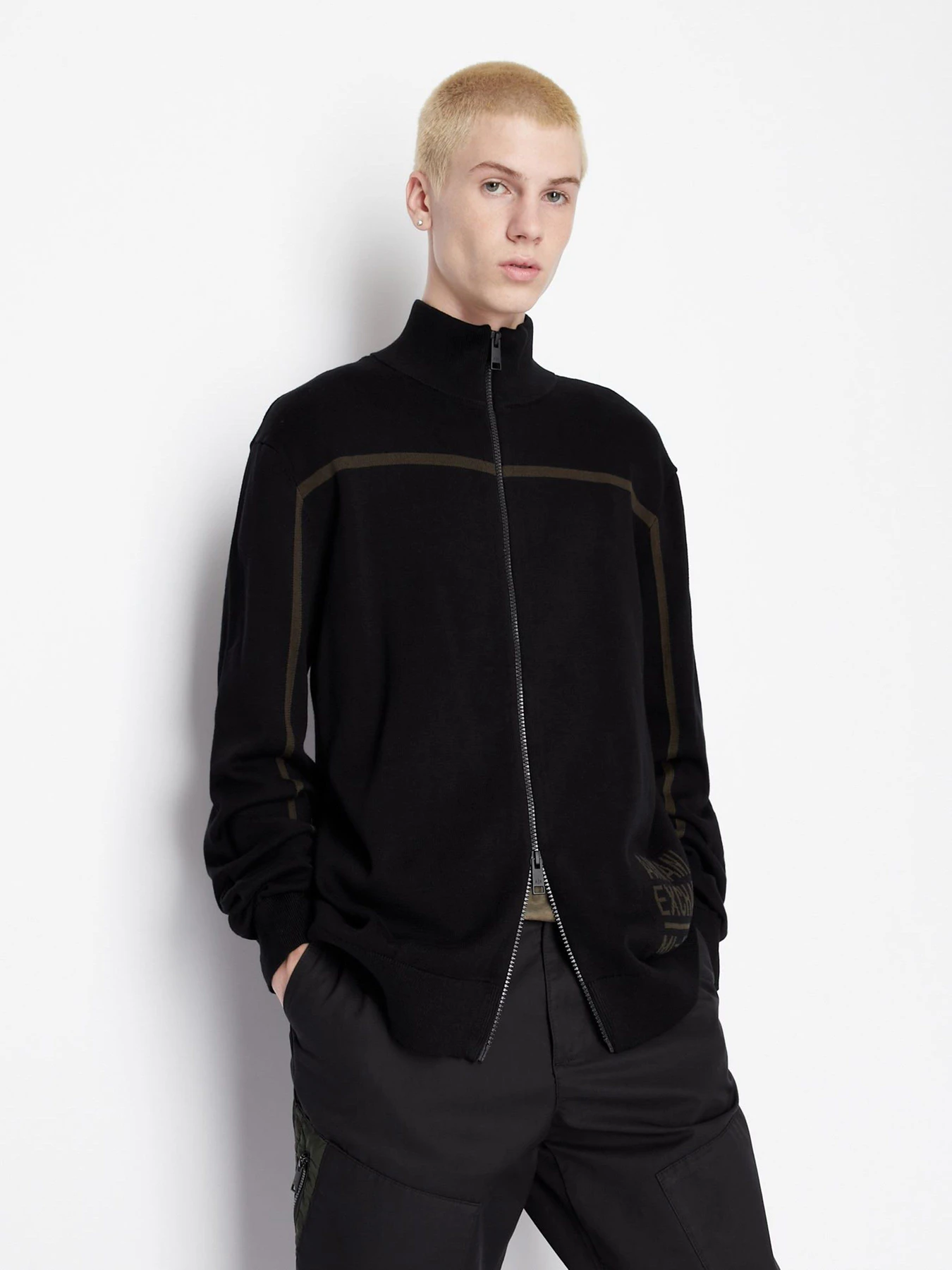 Свитры и кардиганы Armani Exchange модель 6LZE2B-ZMX8Z-1200 Свитры и кардиганы Armani Exchange модель 6LZE2B-ZMX8Z-1200 Фото