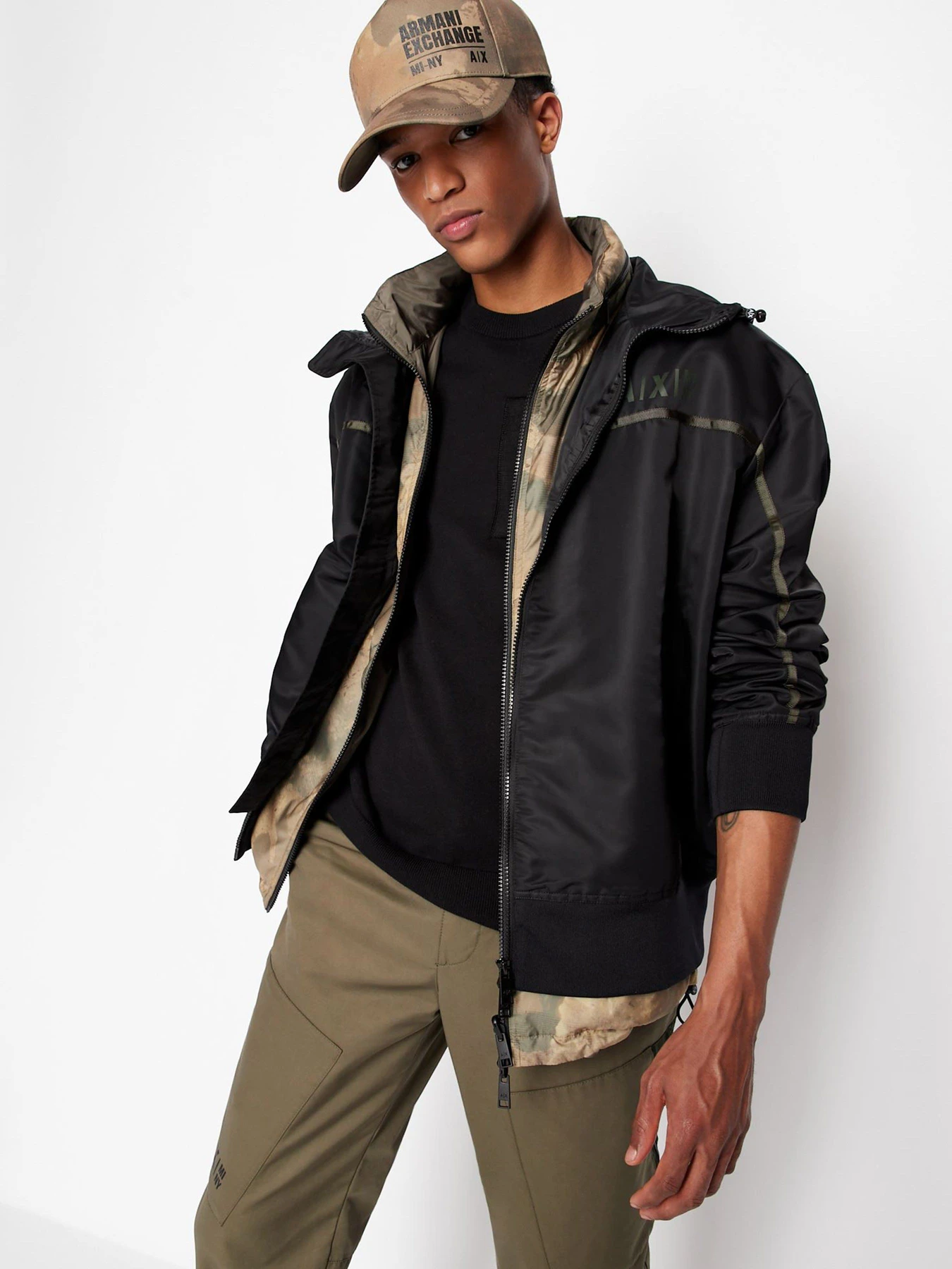 Свитры и кардиганы Armani Exchange модель 6LZM1A-ZMU7Z-1200 Свитры и кардиганы Armani Exchange модель 6LZM1A-ZMU7Z-1200 Фото