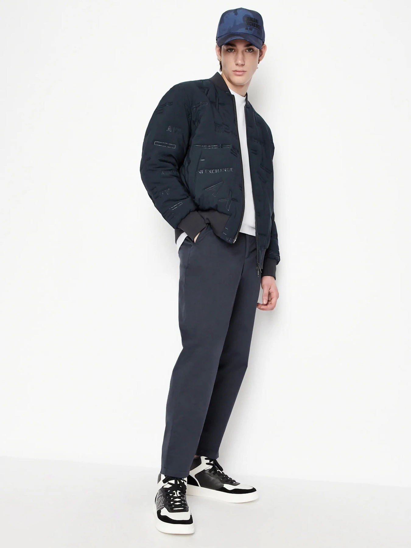 Худи и свитшоты Armani Exchange модель 6LZMAC-ZJBXZ-1100 Худи и свитшоты Armani Exchange модель 6LZMAC-ZJBXZ-1100 Фото