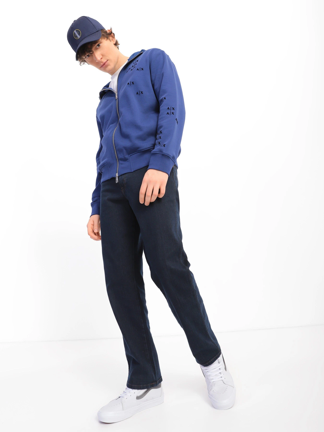 Худи и свитшоты Armani Exchange модель 6LZMAT-ZJBWZ-1562 Худи и свитшоты Armani Exchange модель 6LZMAT-ZJBWZ-1562 Фото