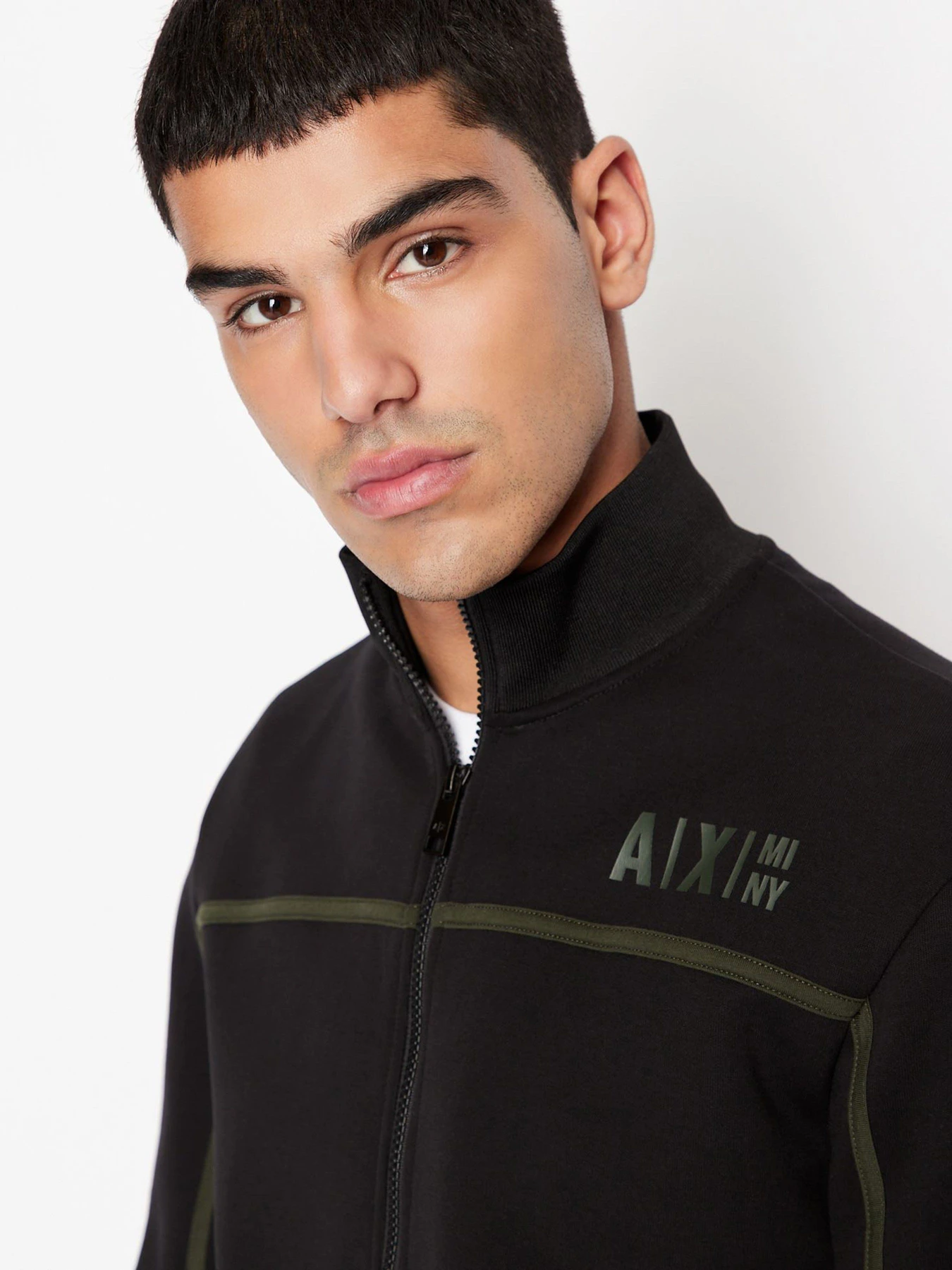 Худи и свитшоты Armani Exchange модель 6LZMFD-ZJ5NZ-1200 Худи и свитшоты Armani Exchange модель 6LZMFD-ZJ5NZ-1200 Фото