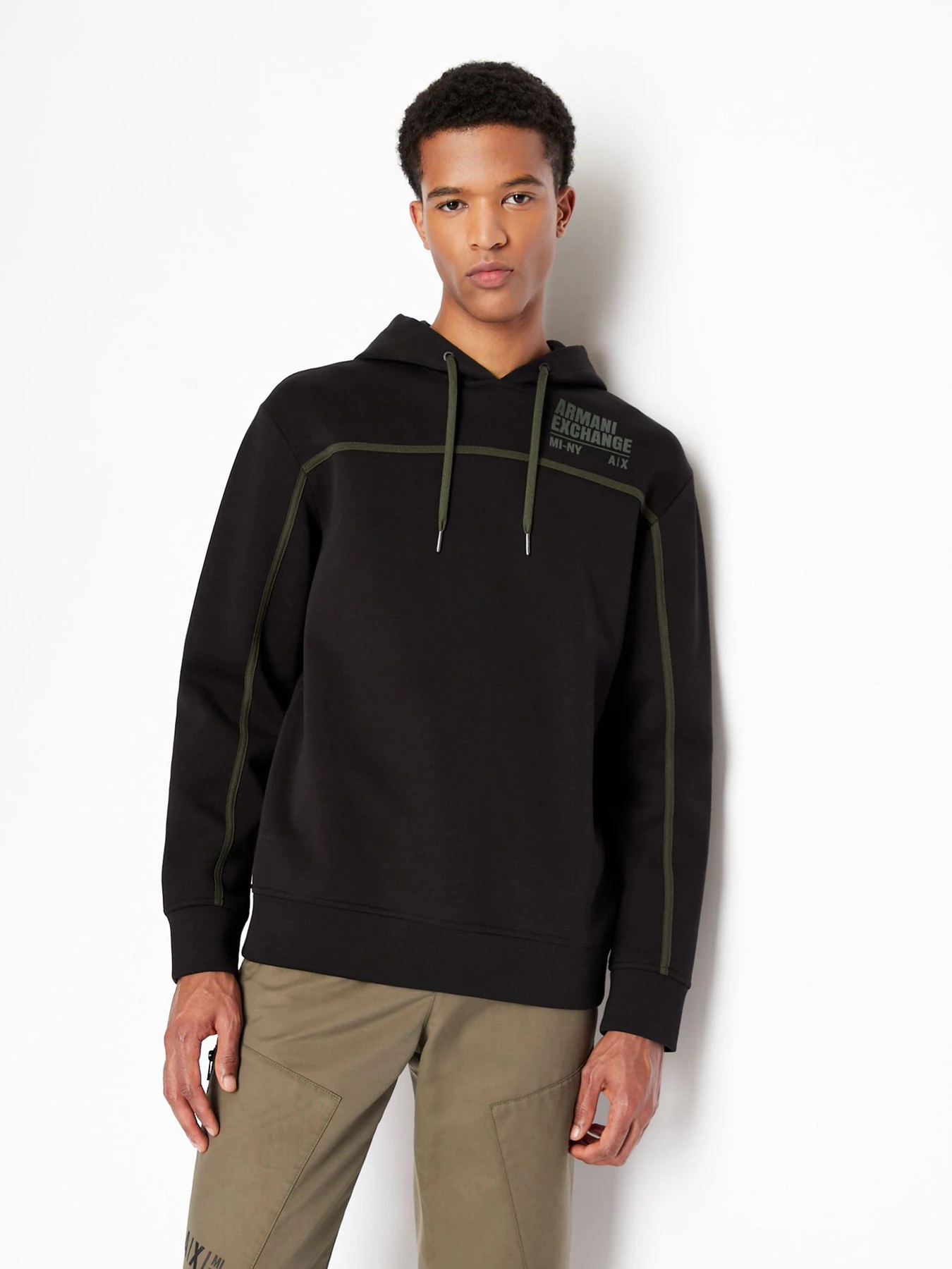 Худи и свитшоты Armani Exchange модель 6LZMFE-ZJ5NZ-1200 Худи и свитшоты Armani Exchange модель 6LZMFE-ZJ5NZ-1200 Фото