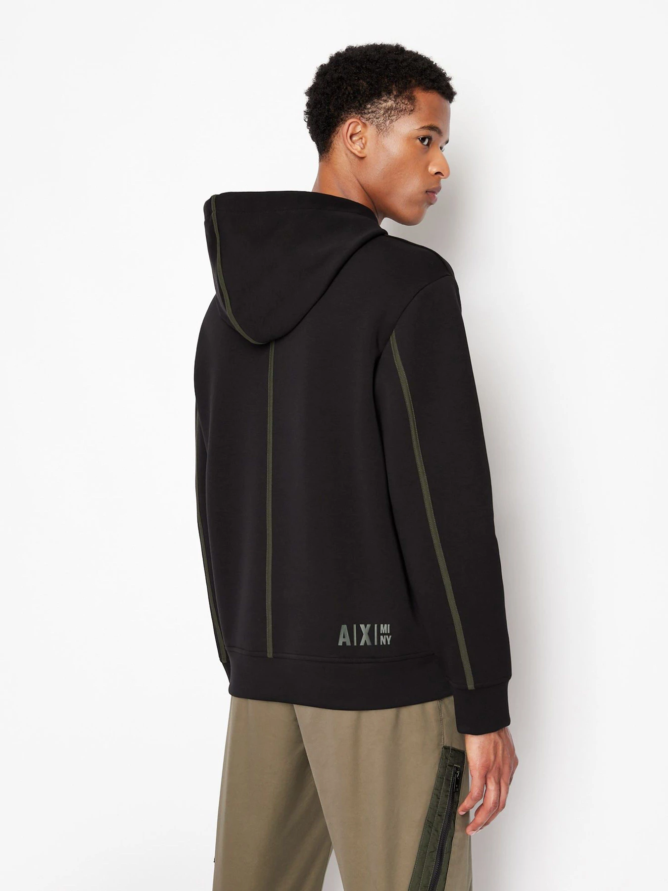 Худи и свитшоты Armani Exchange модель 6LZMFE-ZJ5NZ-1200 Худи и свитшоты Armani Exchange модель 6LZMFE-ZJ5NZ-1200 Фото