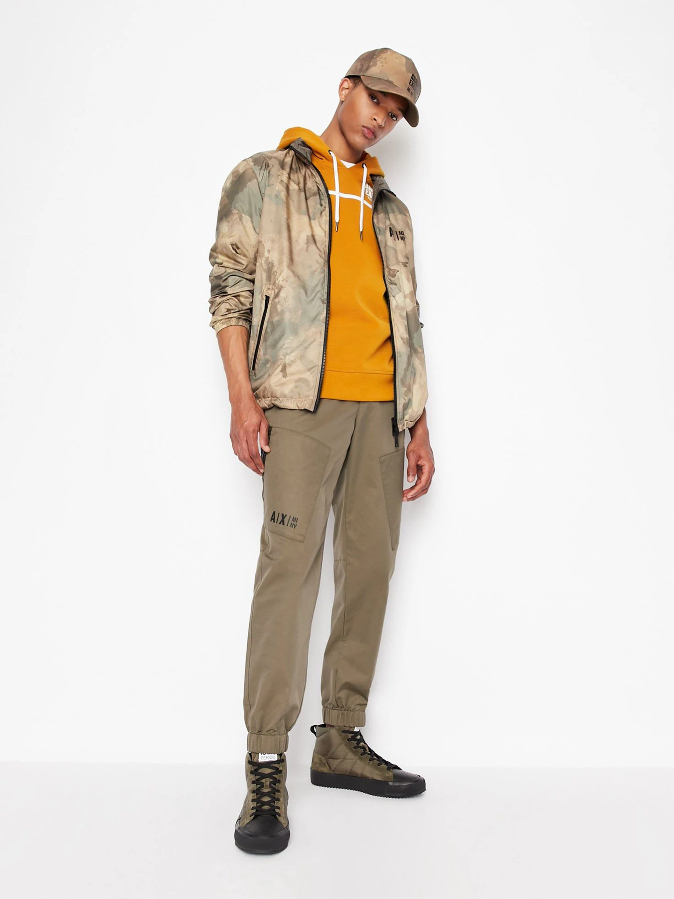 Худи и свитшоты Armani Exchange модель 6LZMFE-ZJ5NZ-1767 Худи и свитшоты Armani Exchange модель 6LZMFE-ZJ5NZ-1767 Фото