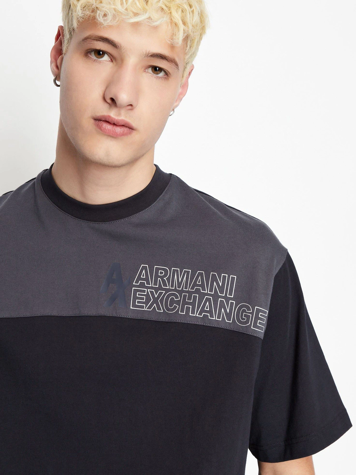 Футболки и поло Armani Exchange модель 6LZMHS-ZJZ8Z-25DN Футболки и поло Armani Exchange модель 6LZMHS-ZJZ8Z-25DN Фото