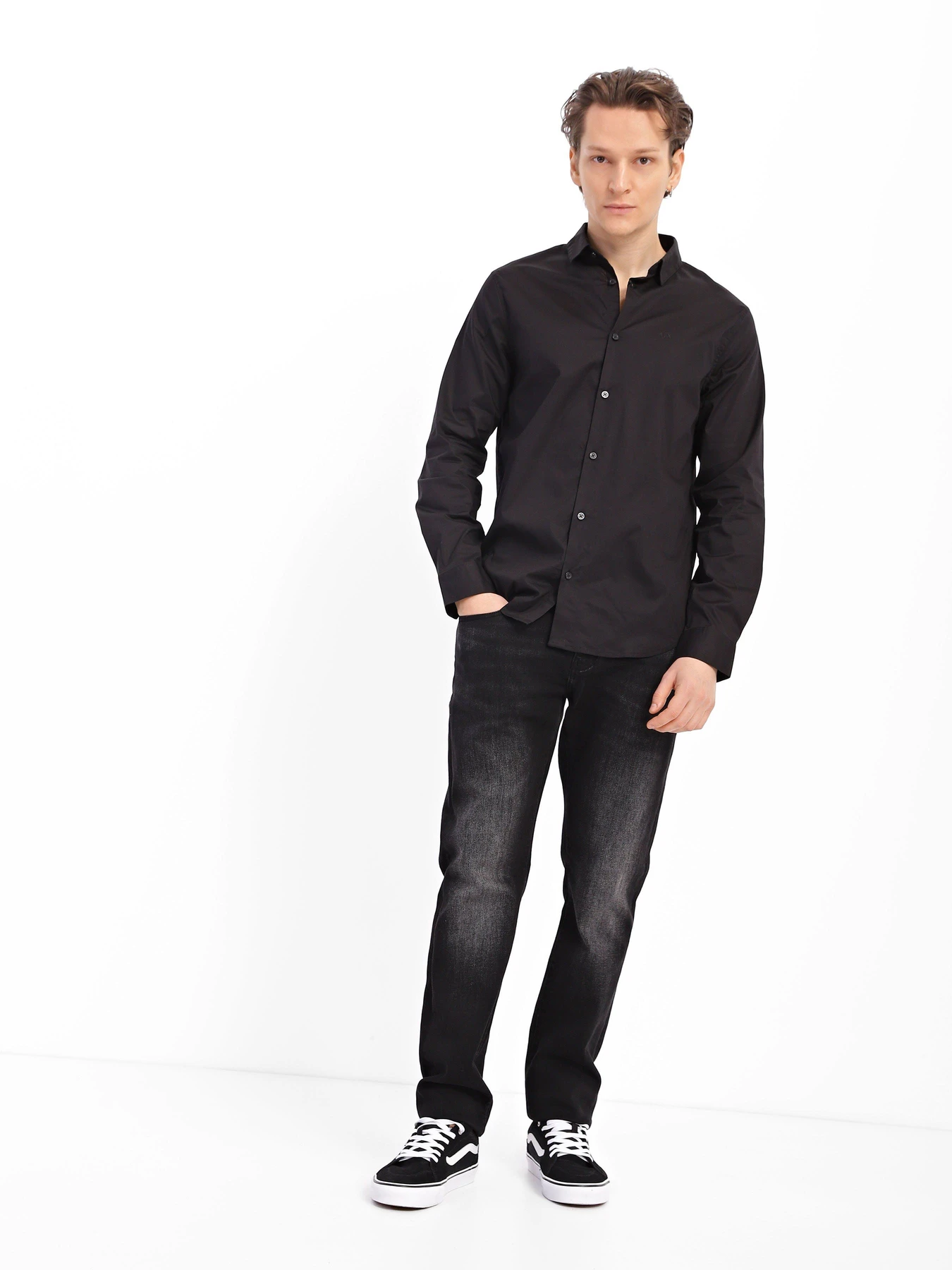 Рубашки Armani Exchange модель 8NZC31-ZN28Z-1200 Рубашки Armani Exchange модель 8NZC31-ZN28Z-1200 Фото