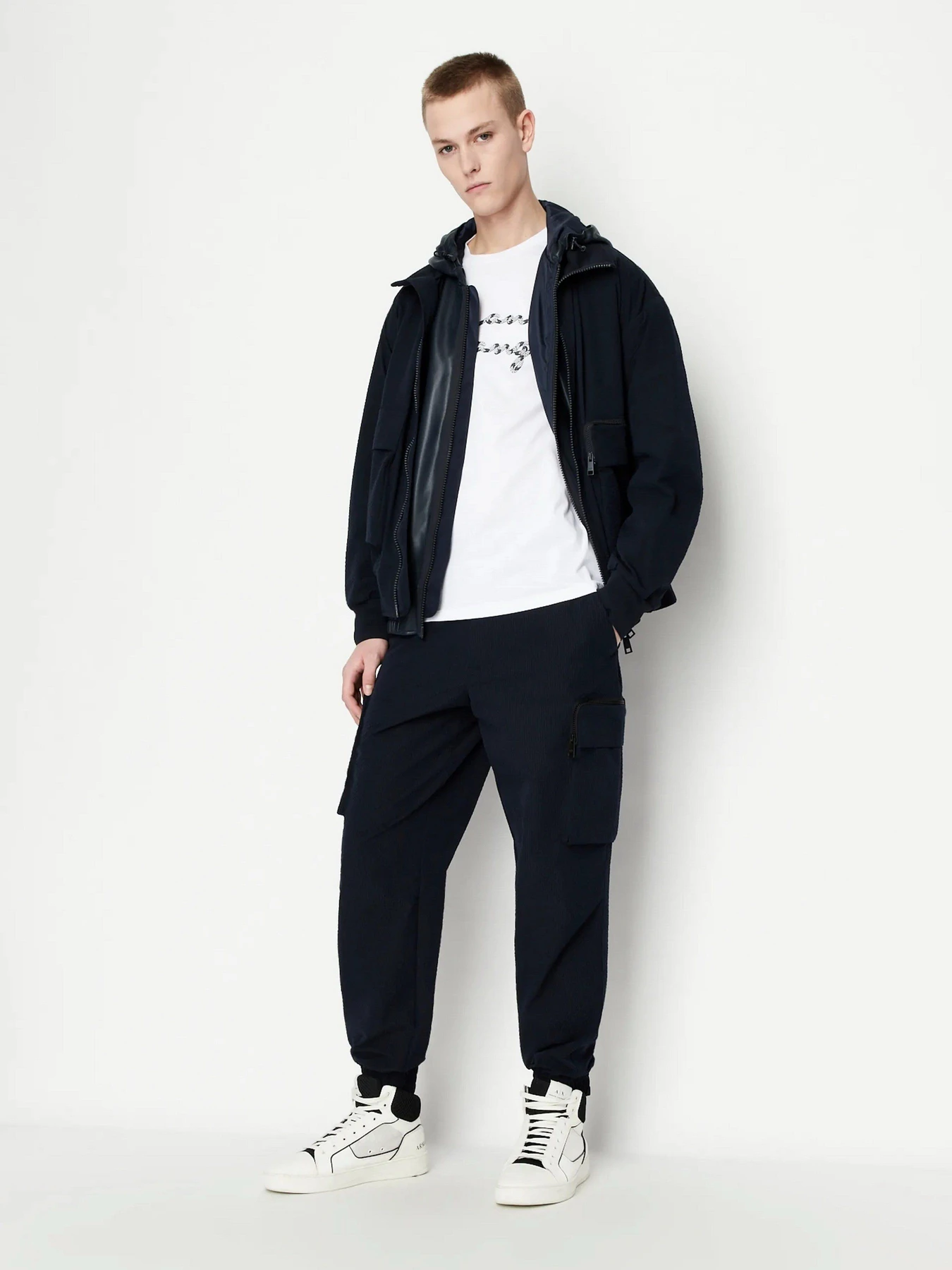Футболки і поло Armani Exchange модель 3RZTJB-ZJBYZ-1100 Футболки і поло Armani Exchange модель 3RZTJB-ZJBYZ-1100 Фото