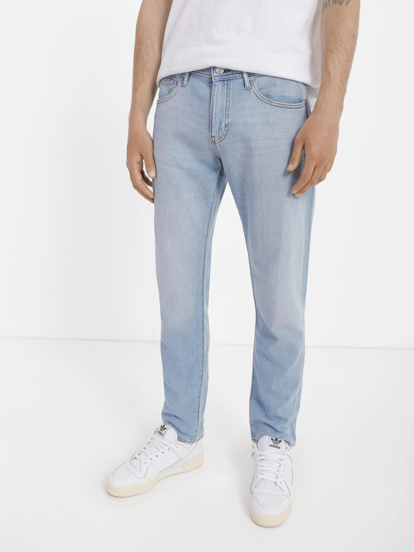 Джинси Armani Exchange J16 модель 3RZJ16-Z1SSZ-1500 Джинси Armani Exchange J16 модель 3RZJ16-Z1SSZ-1500 Фото