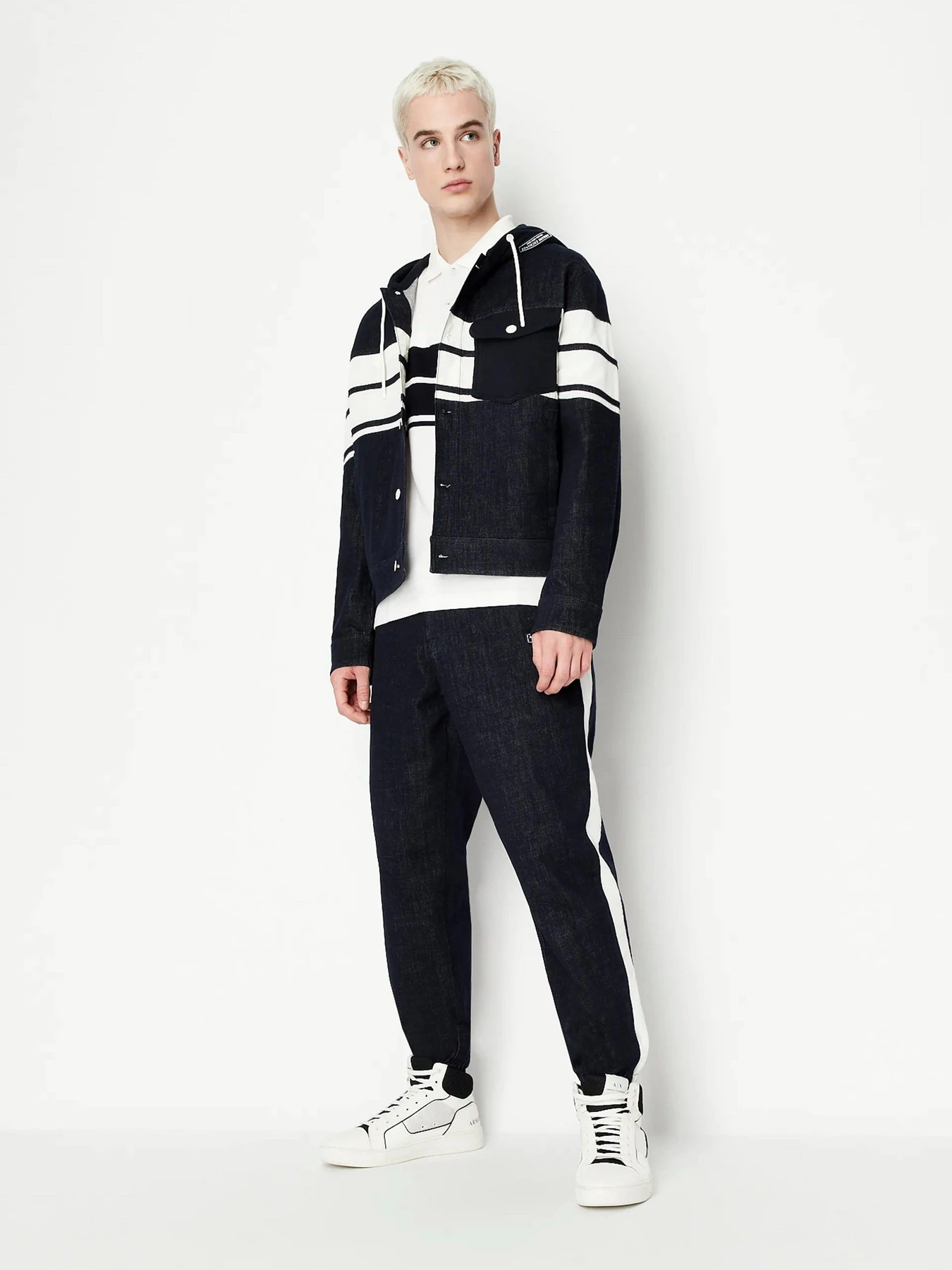 Футболки и поло Armani Exchange модель 3RZFGG-ZJM5Z-6716 Футболки и поло Armani Exchange модель 3RZFGG-ZJM5Z-6716 Фото