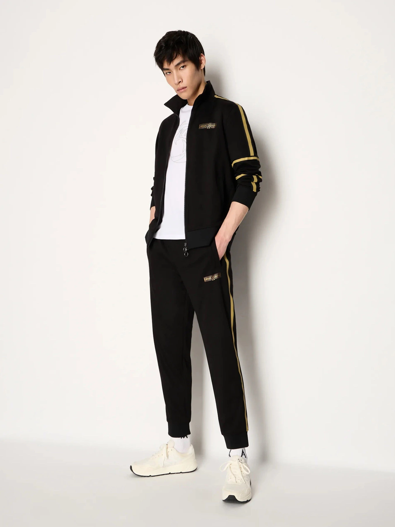 Футболки і поло Armani Exchange модель 3RZTRD-ZJ9AZ-1100 Фото