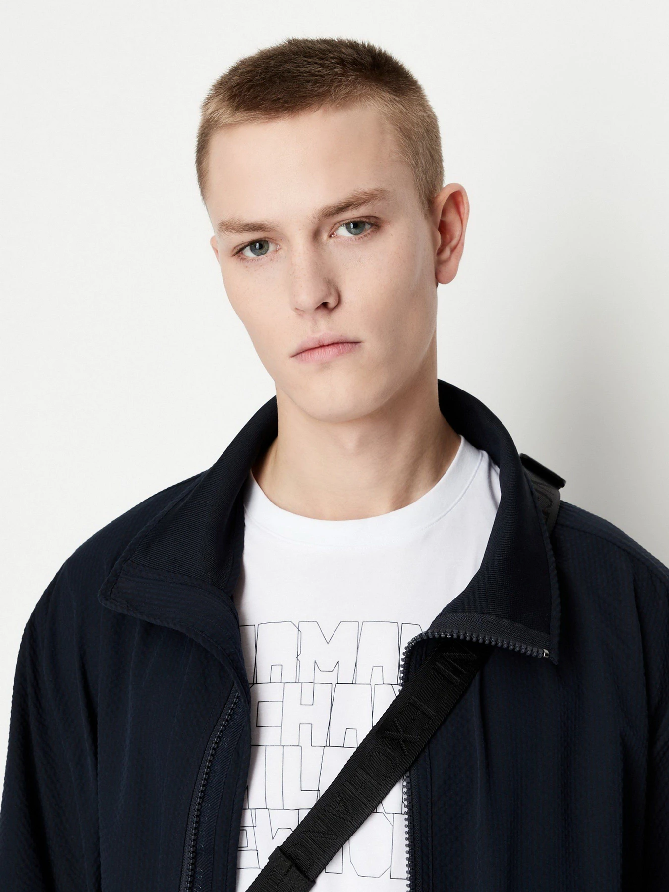 Футболки і поло Armani Exchange модель 3RZTLF-ZJ8EZ-1100 Футболки і поло Armani Exchange модель 3RZTLF-ZJ8EZ-1100 Фото