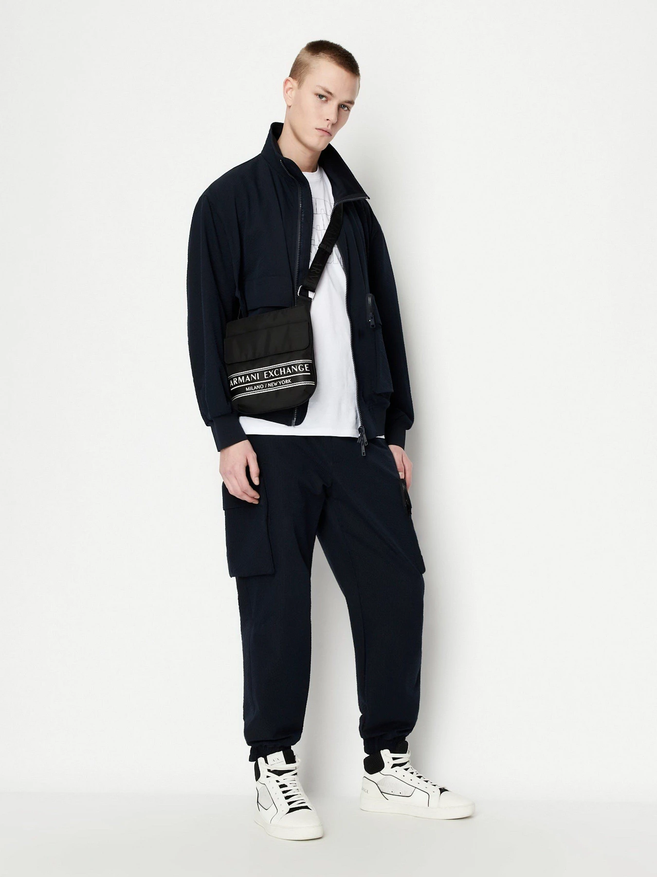 Футболки і поло Armani Exchange модель 3RZTLF-ZJ8EZ-1100 Футболки і поло Armani Exchange модель 3RZTLF-ZJ8EZ-1100 Фото