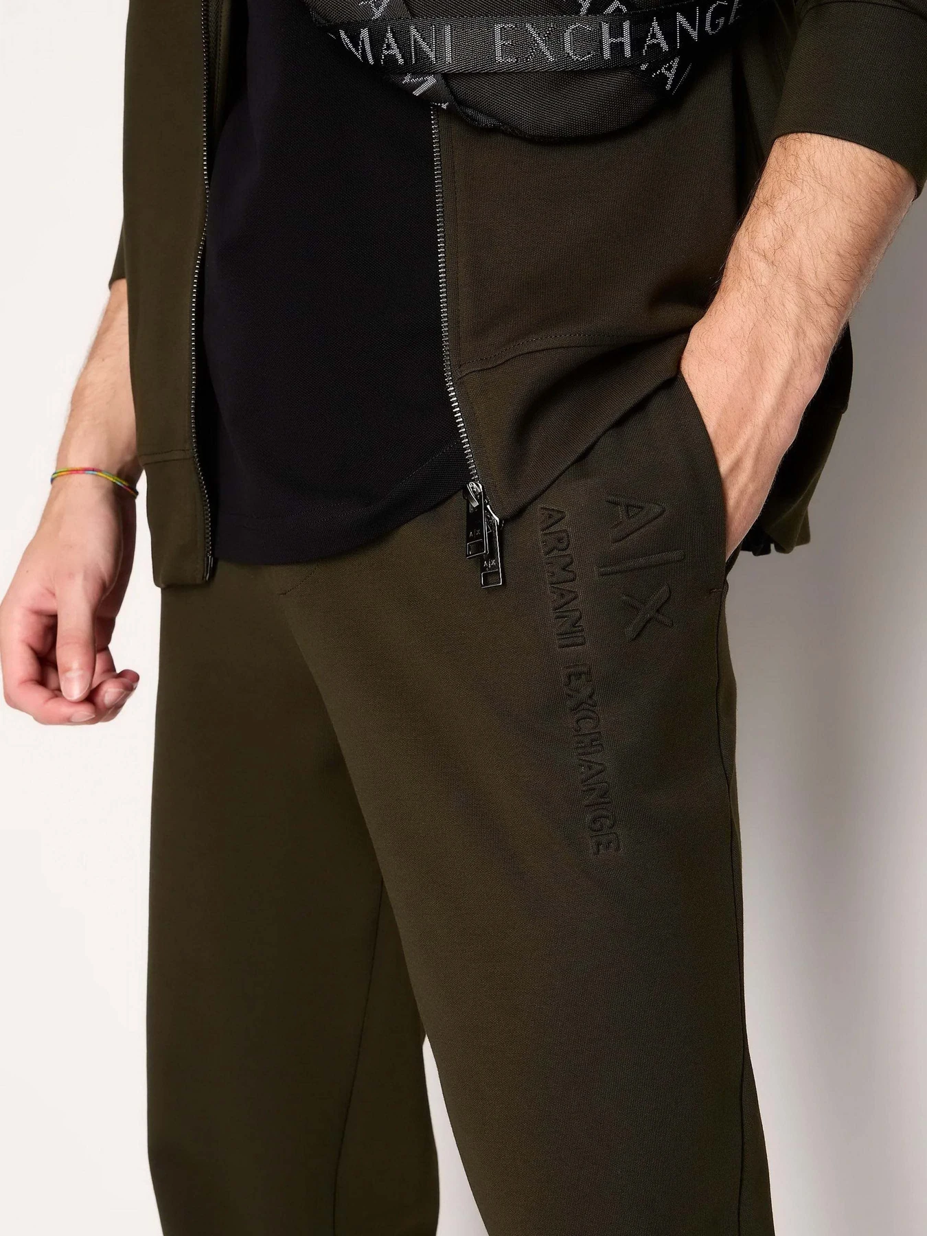 Брюки Armani Exchange модель 6RZPAA-ZJMAZ-1851 Брюки Armani Exchange модель 6RZPAA-ZJMAZ-1851 Фото