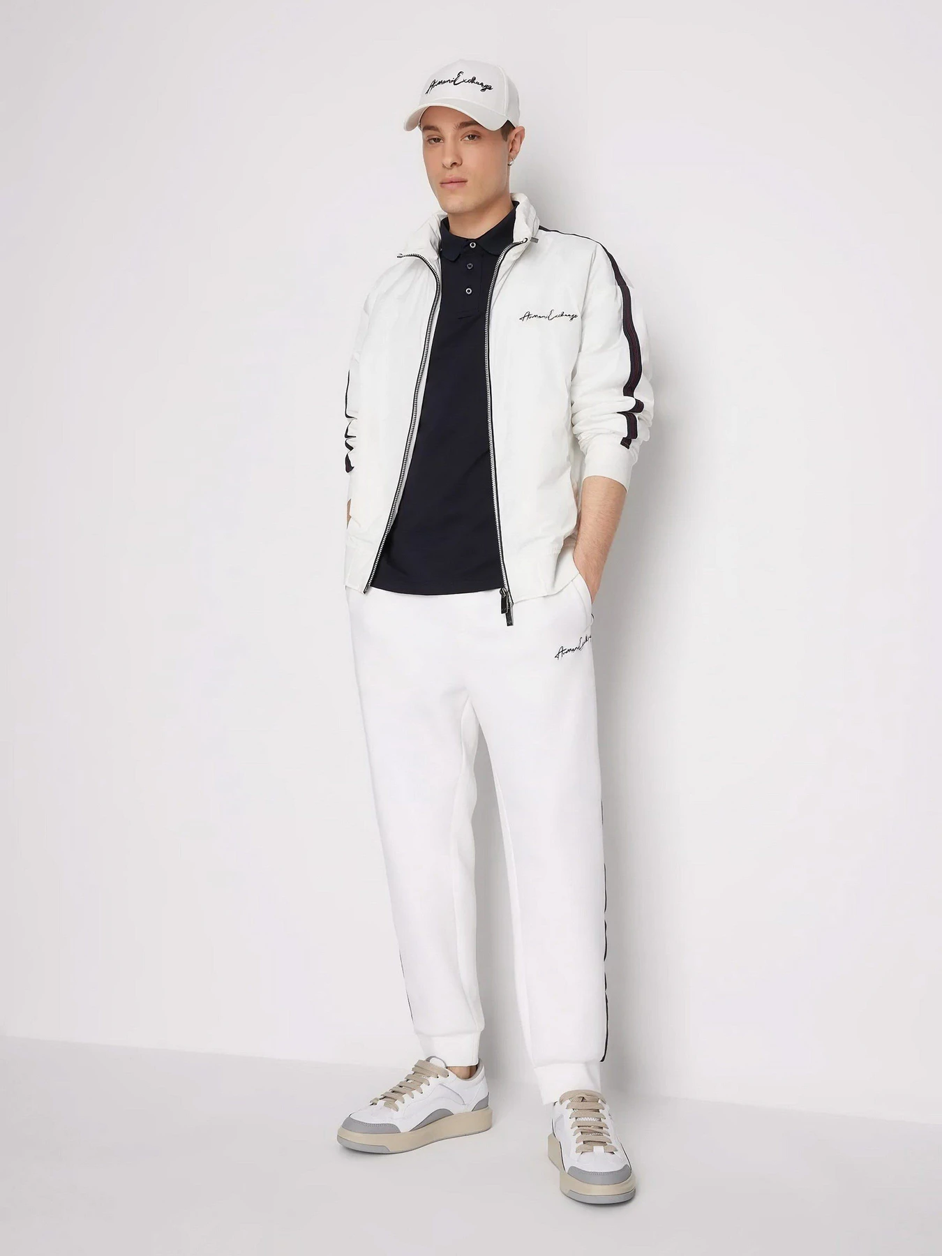 Футболки и поло Armani Exchange модель 6RZFLD-ZJYCZ-1583 Футболки и поло Armani Exchange модель 6RZFLD-ZJYCZ-1583 Фото