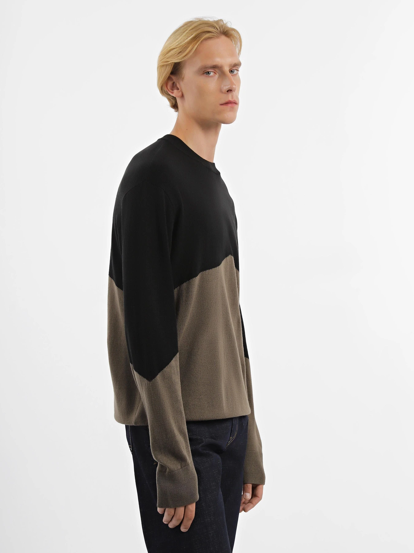 Свитры и кардиганы Armani Exchange модель 6RZM6B-ZMM9Z-22CF Свитры и кардиганы Armani Exchange модель 6RZM6B-ZMM9Z-22CF Фото