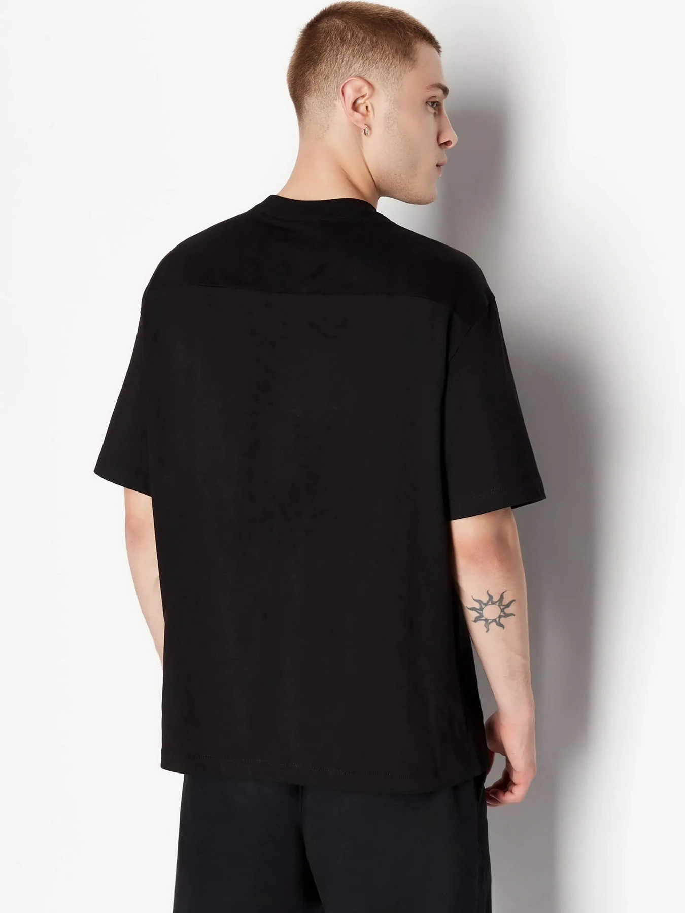 Футболки и поло Armani Exchange We beats as one модель 6RZMHM-ZJDHZ-1200 Фото