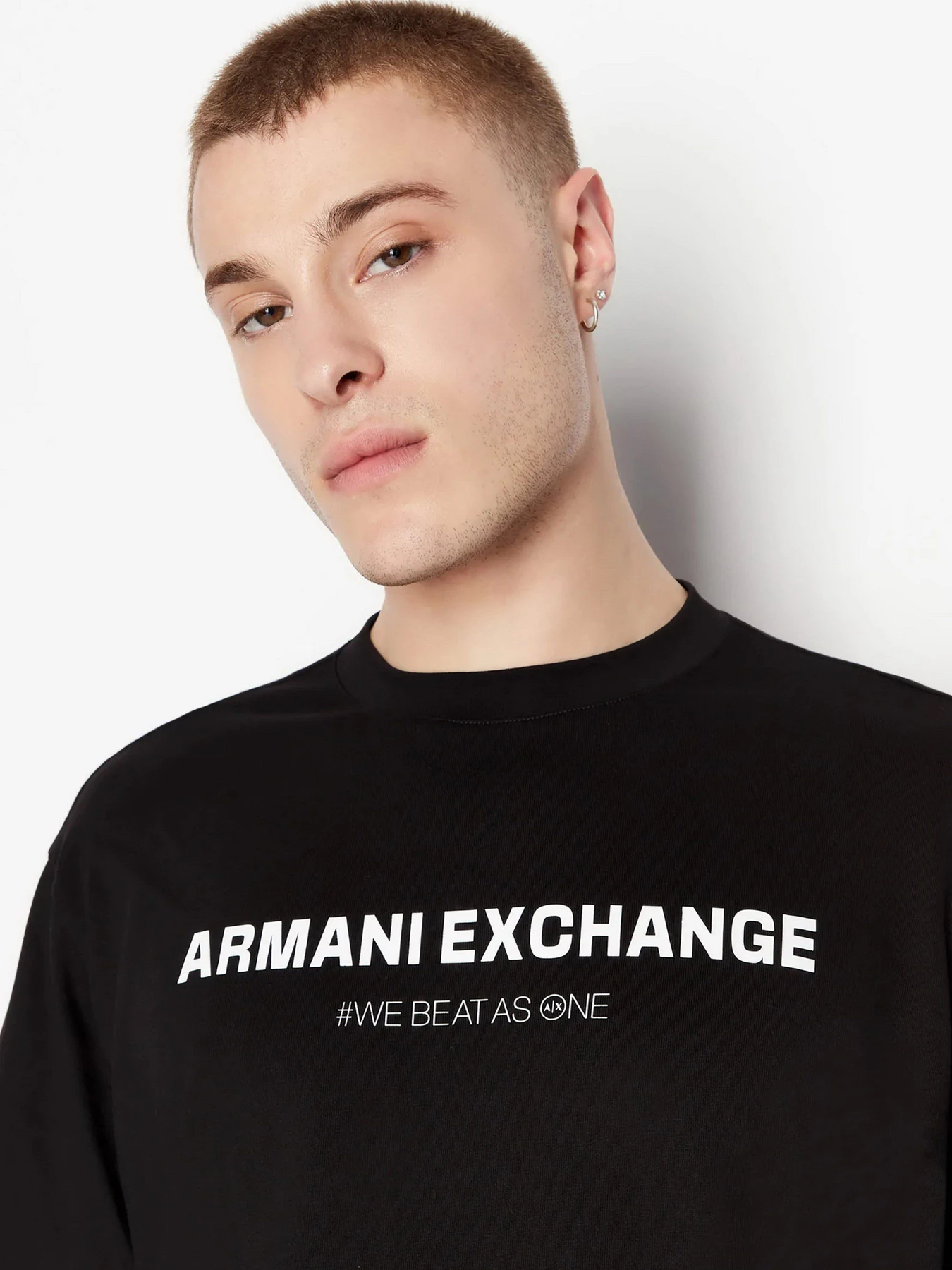 Футболки и поло Armani Exchange We beats as one модель 6RZMHM-ZJDHZ-1200 Фото