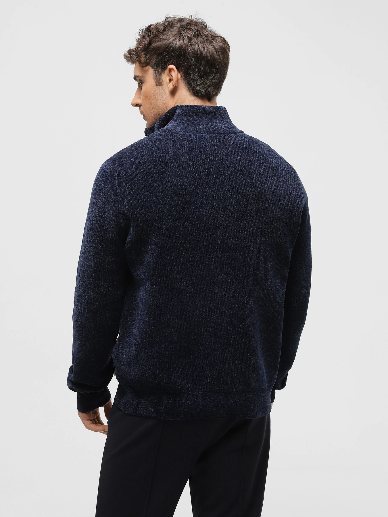 Свитры и кардиганы Armani Exchange модель 6RZE2B-ZM3HZ-1510 Свитры и кардиганы Armani Exchange модель 6RZE2B-ZM3HZ-1510 Фото