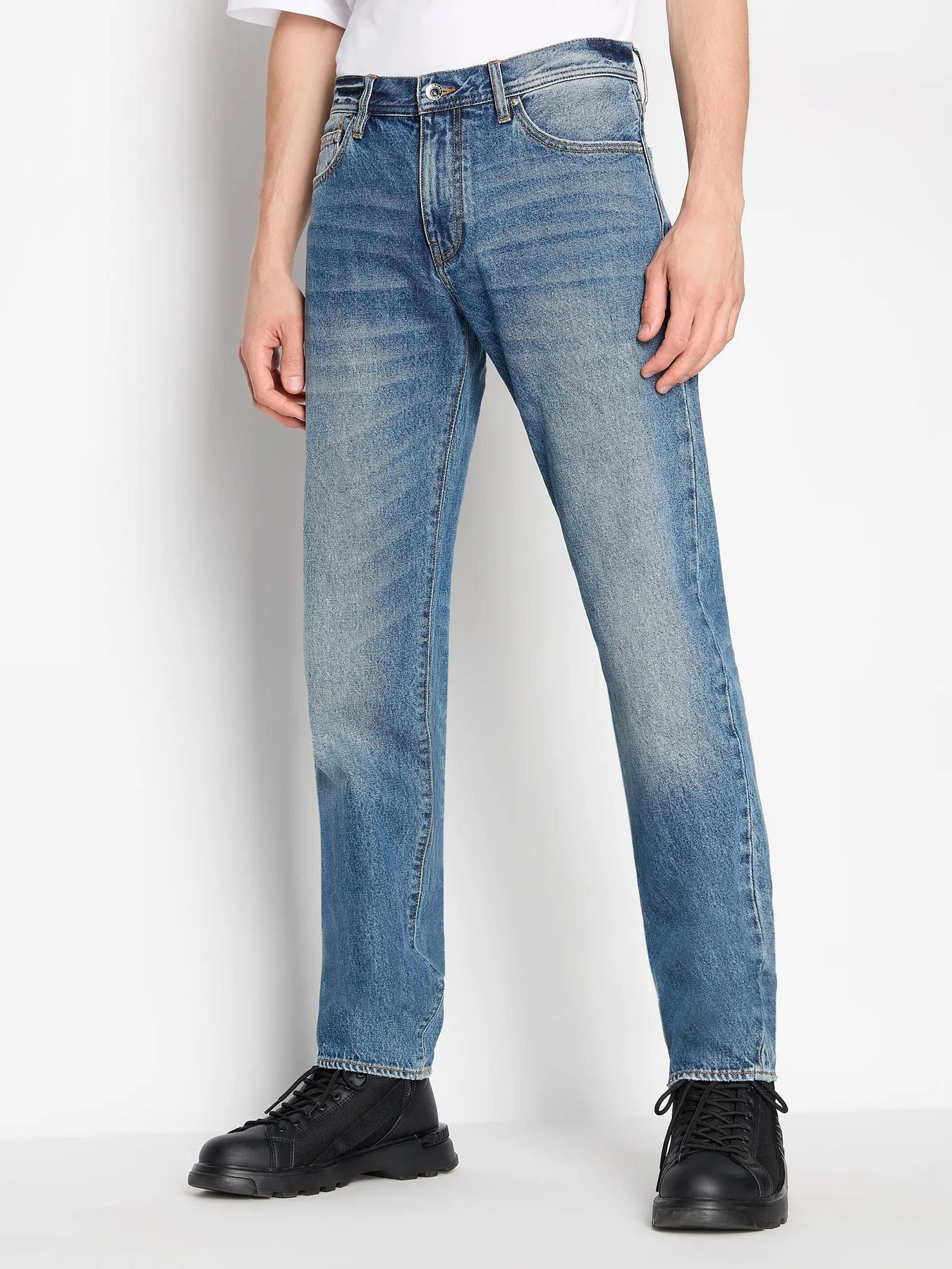 Джинсы Armani Exchange J16 модель 6RZJ16-Z28JZ-1500 Джинсы Armani Exchange J16 модель 6RZJ16-Z28JZ-1500 Фото