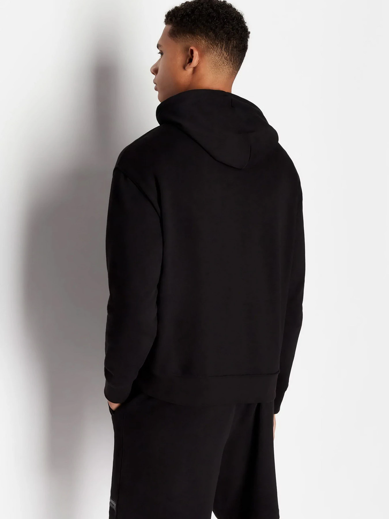 Худі та світшоти Armani Exchange модель 6RZMHF-ZJDGZ-1200 Худі та світшоти Armani Exchange модель 6RZMHF-ZJDGZ-1200 Фото