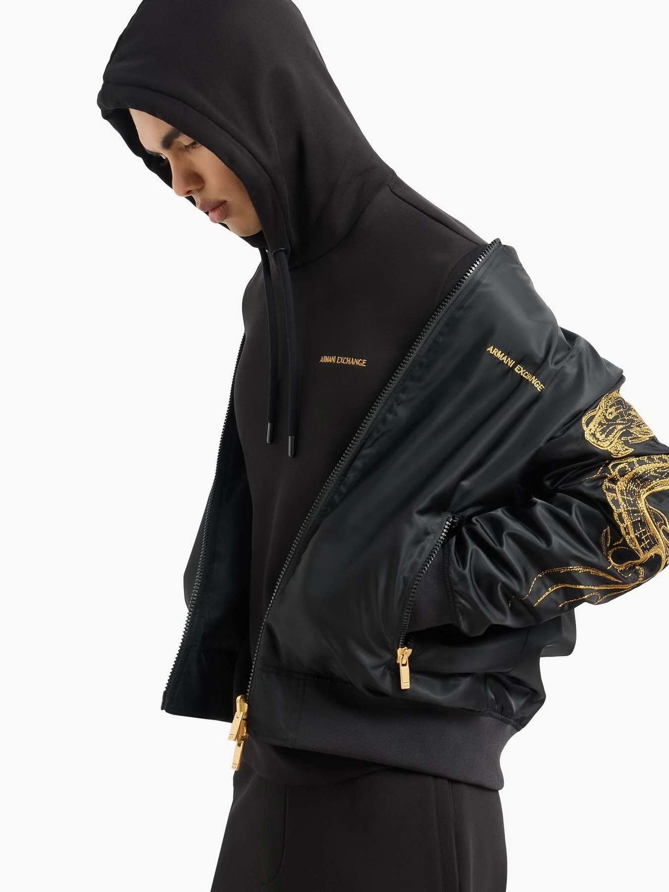 Куртки и дубленки Armani Exchange Chinese New Year модель 3DZB10-ZNUBZ-1200 Куртки и дубленки Armani Exchange Chinese New Year модель 3DZB10-ZNUBZ-1200 Фото
