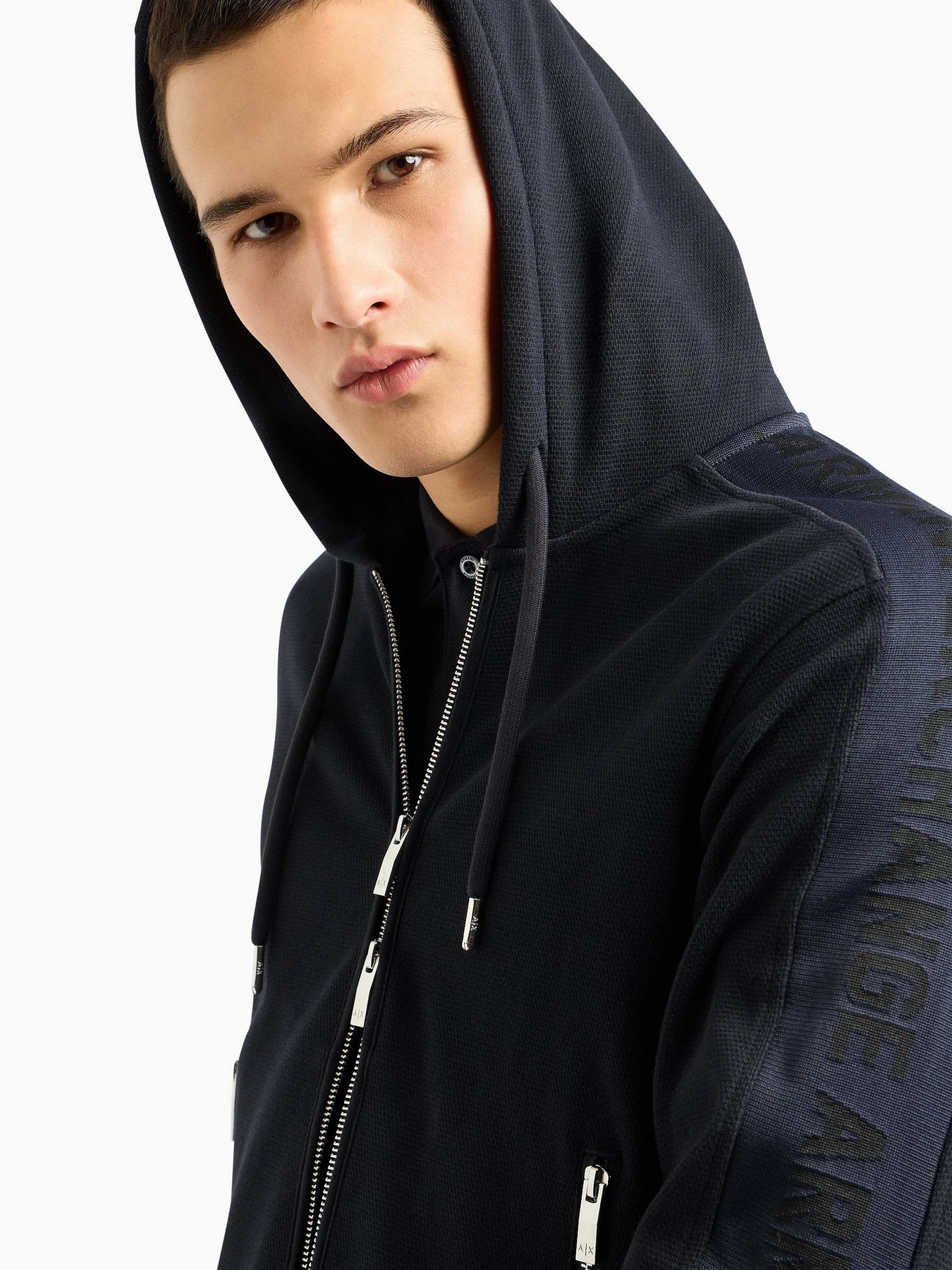 Пиджаки Armani Exchange модель 3DZGLA-ZJLGZ-1583 Пиджаки Armani Exchange модель 3DZGLA-ZJLGZ-1583 Фото