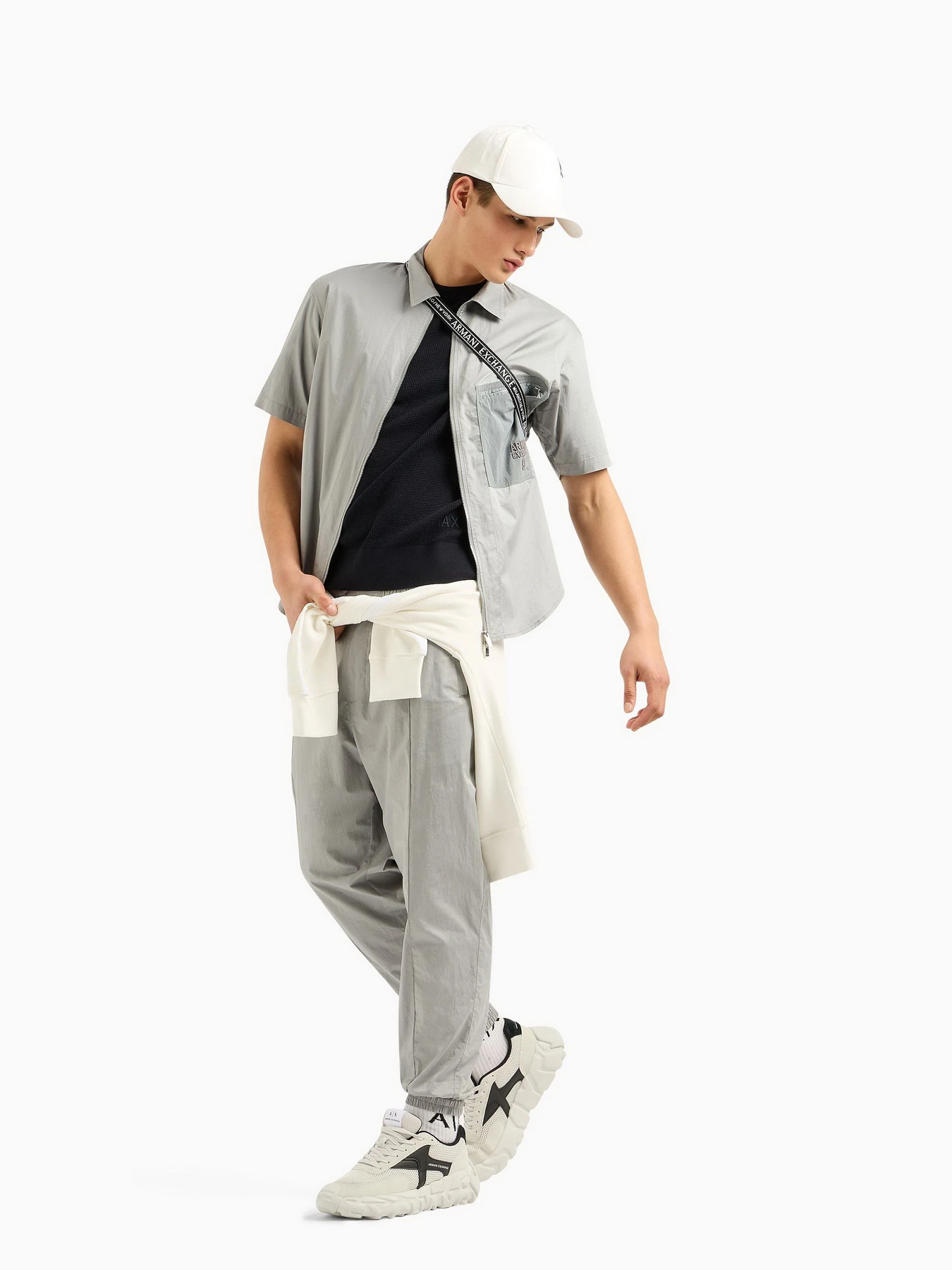 Свитры и кардиганы Armani Exchange модель 3DZM6H-ZM3RZ-1583 Свитры и кардиганы Armani Exchange модель 3DZM6H-ZM3RZ-1583 Фото