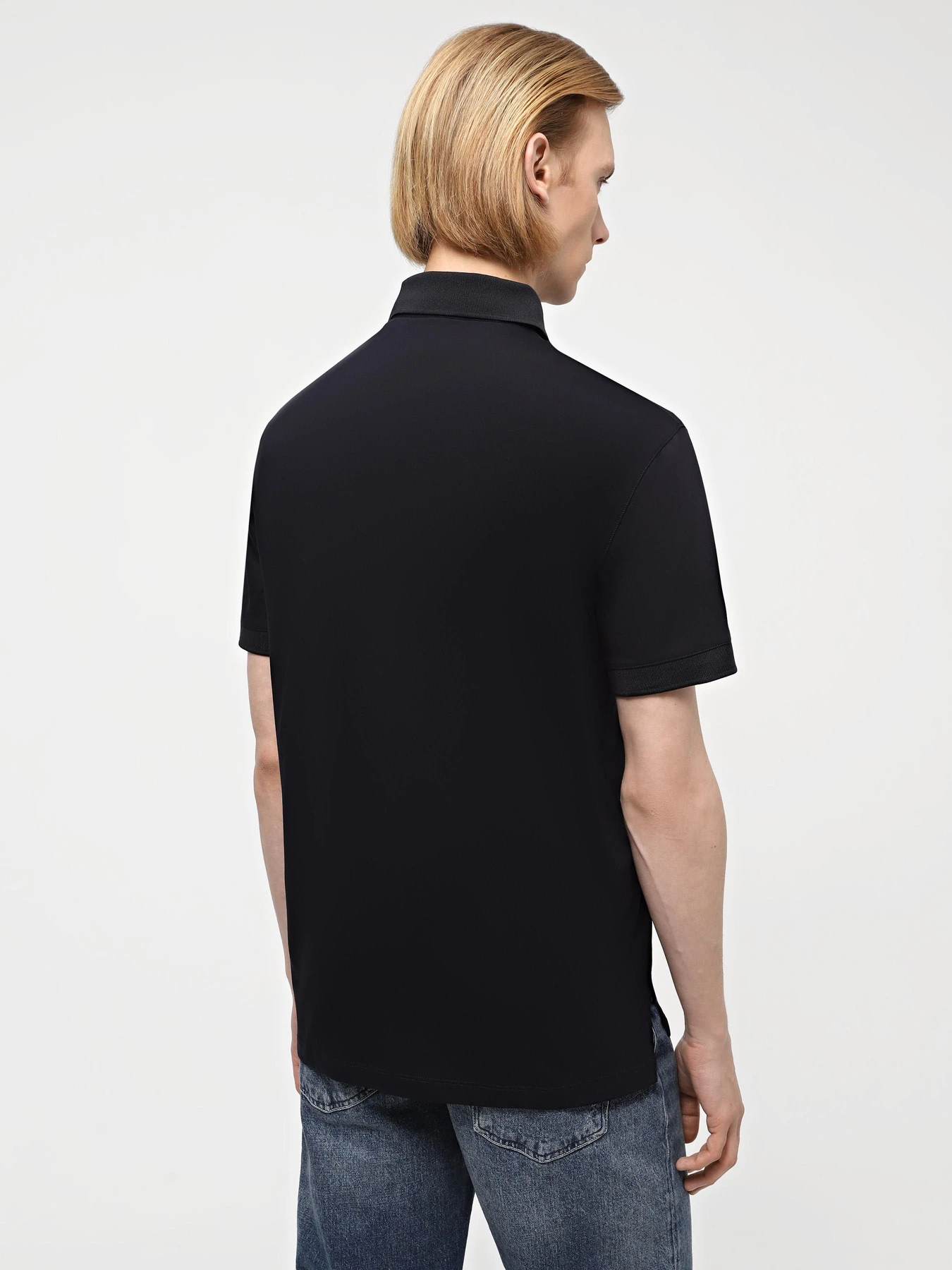 Футболки і поло Armani Exchange модель 3DZFSA-ZJ9AZ-1583 Футболки і поло Armani Exchange модель 3DZFSA-ZJ9AZ-1583 Фото