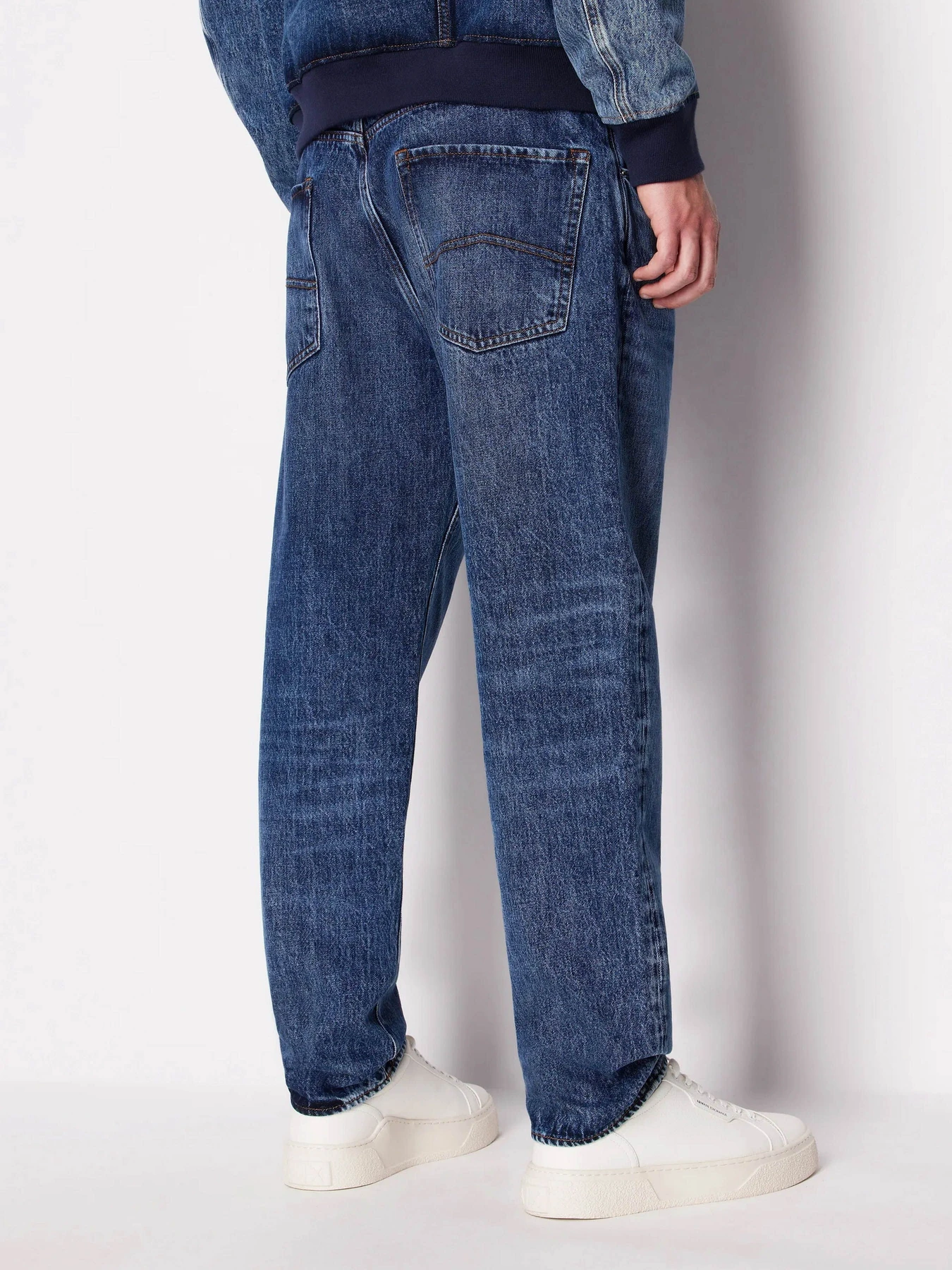 Джинсы Armani Exchange модель 3DZJ82-Z1Y4Z-1500 Фото