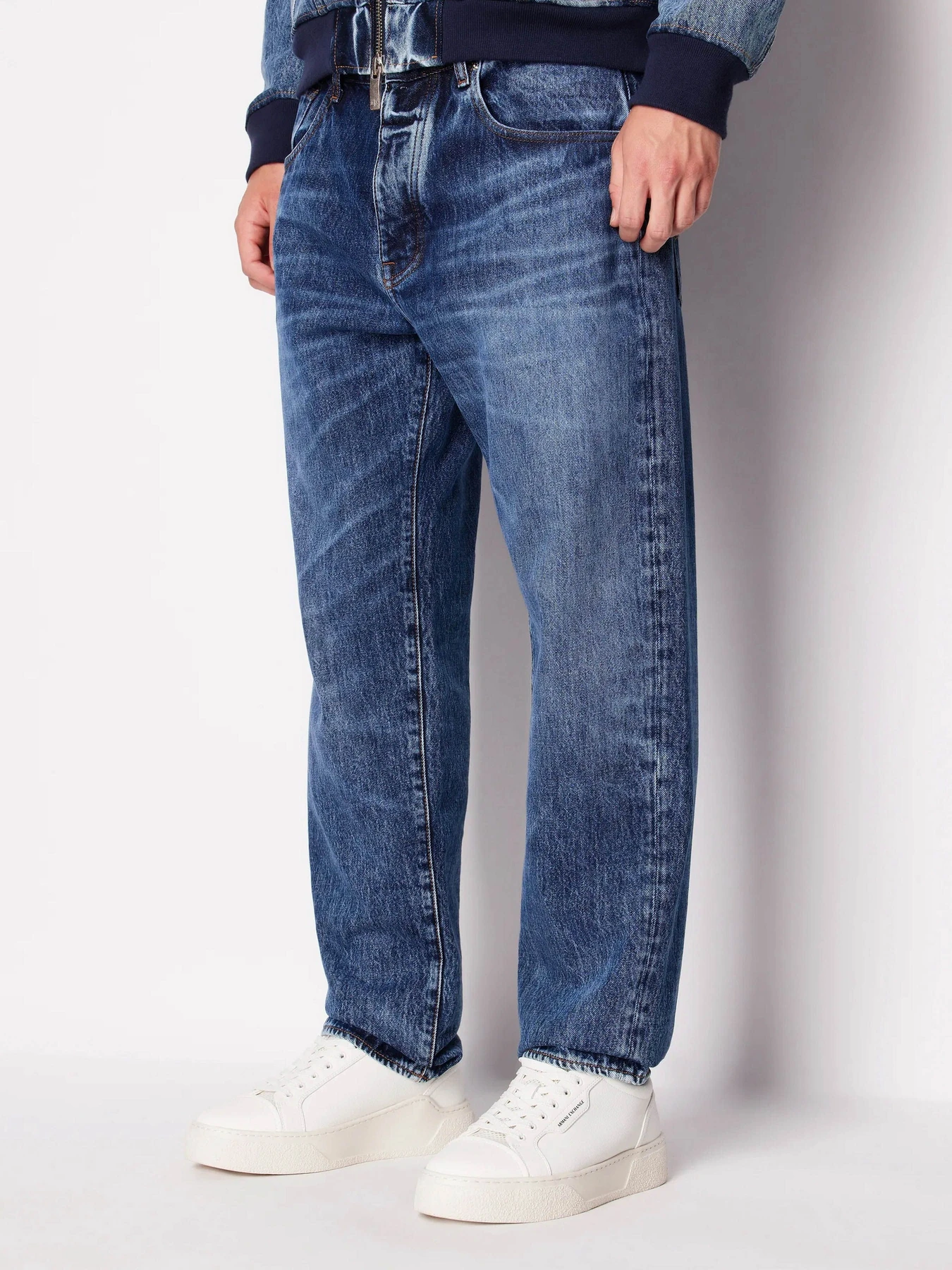 Джинсы Armani Exchange модель 3DZJ82-Z1Y4Z-1500 Фото