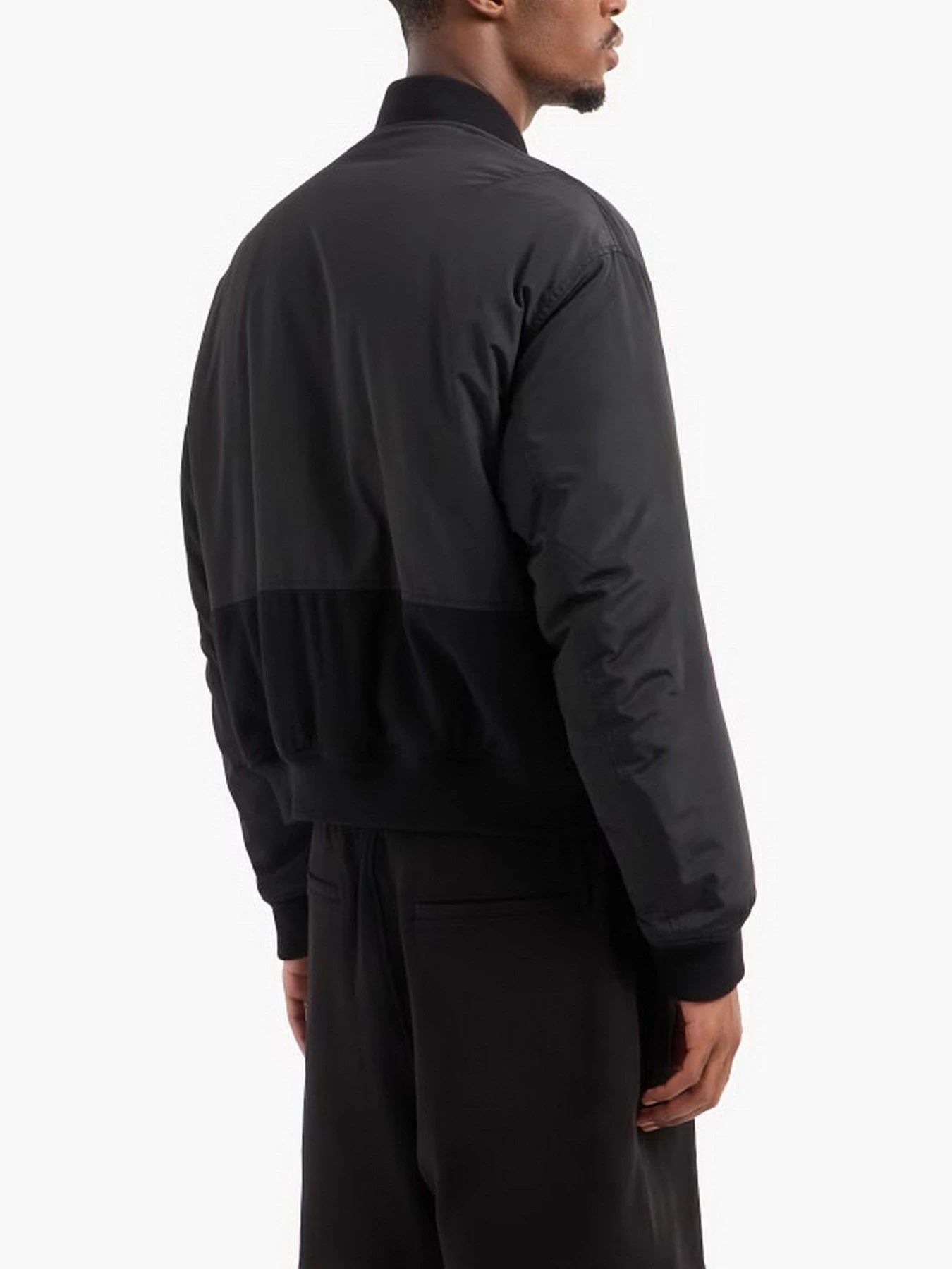 Куртки и дубленки Armani Exchange модель XM000033-AF10323-UC001 Куртки и дубленки Armani Exchange модель XM000033-AF10323-UC001 Фото