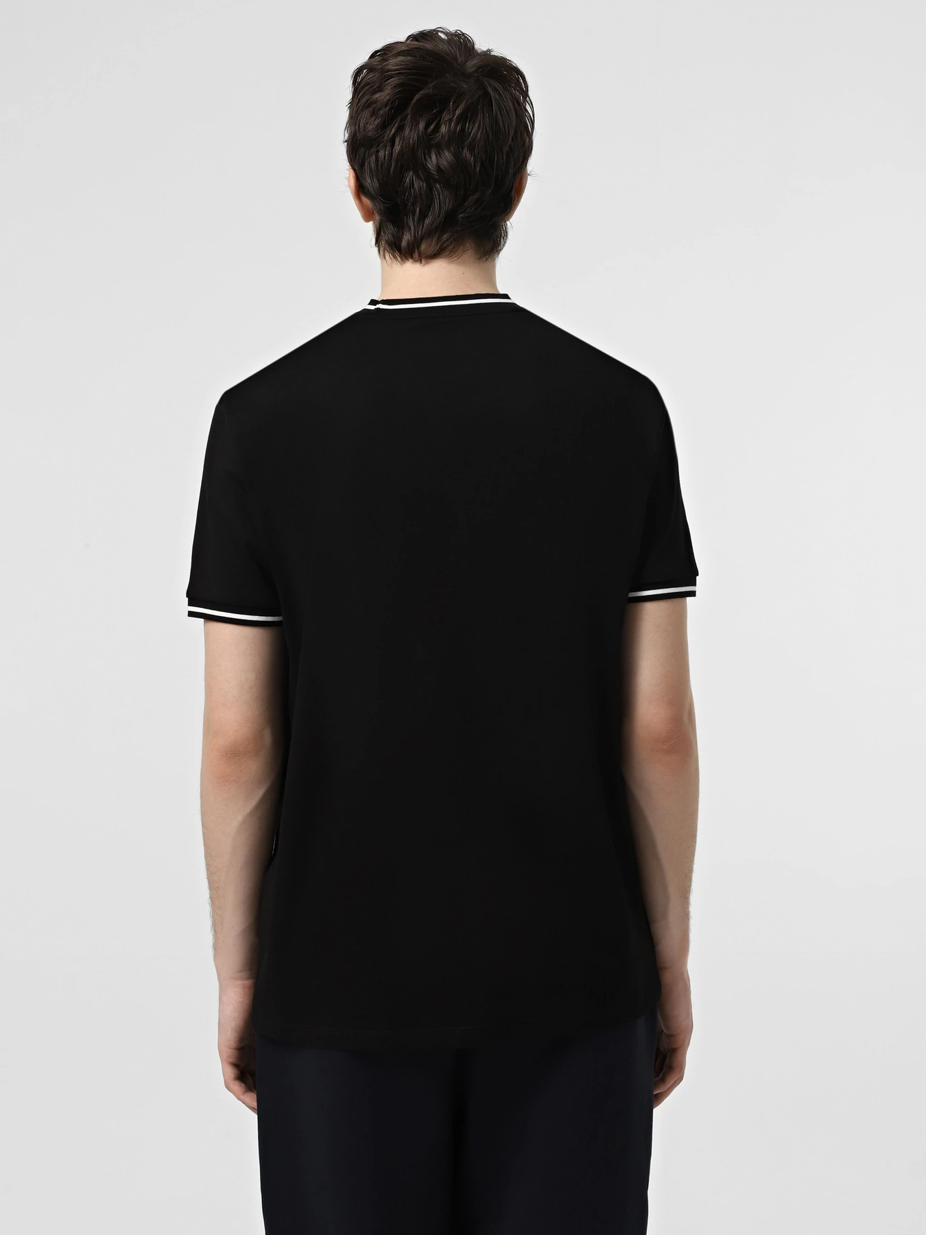Футболки и поло Armani Exchange модель 6DZTH7-ZJLFZ-42AT Футболки и поло Armani Exchange модель 6DZTH7-ZJLFZ-42AT Фото