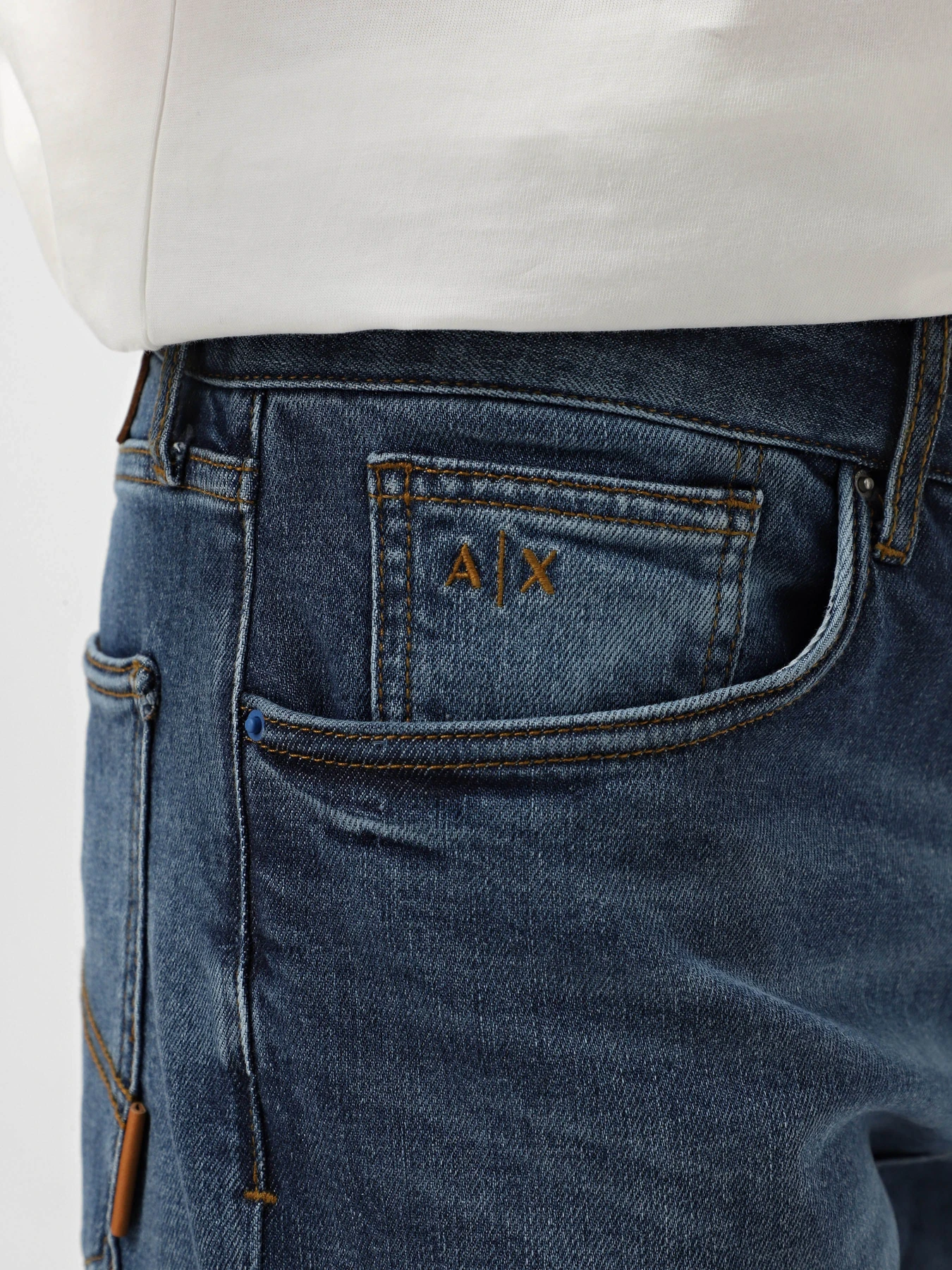 Джинси Armani Exchange модель XM000049-AF13097-MB001 Джинси Armani Exchange модель XM000049-AF13097-MB001 Фото