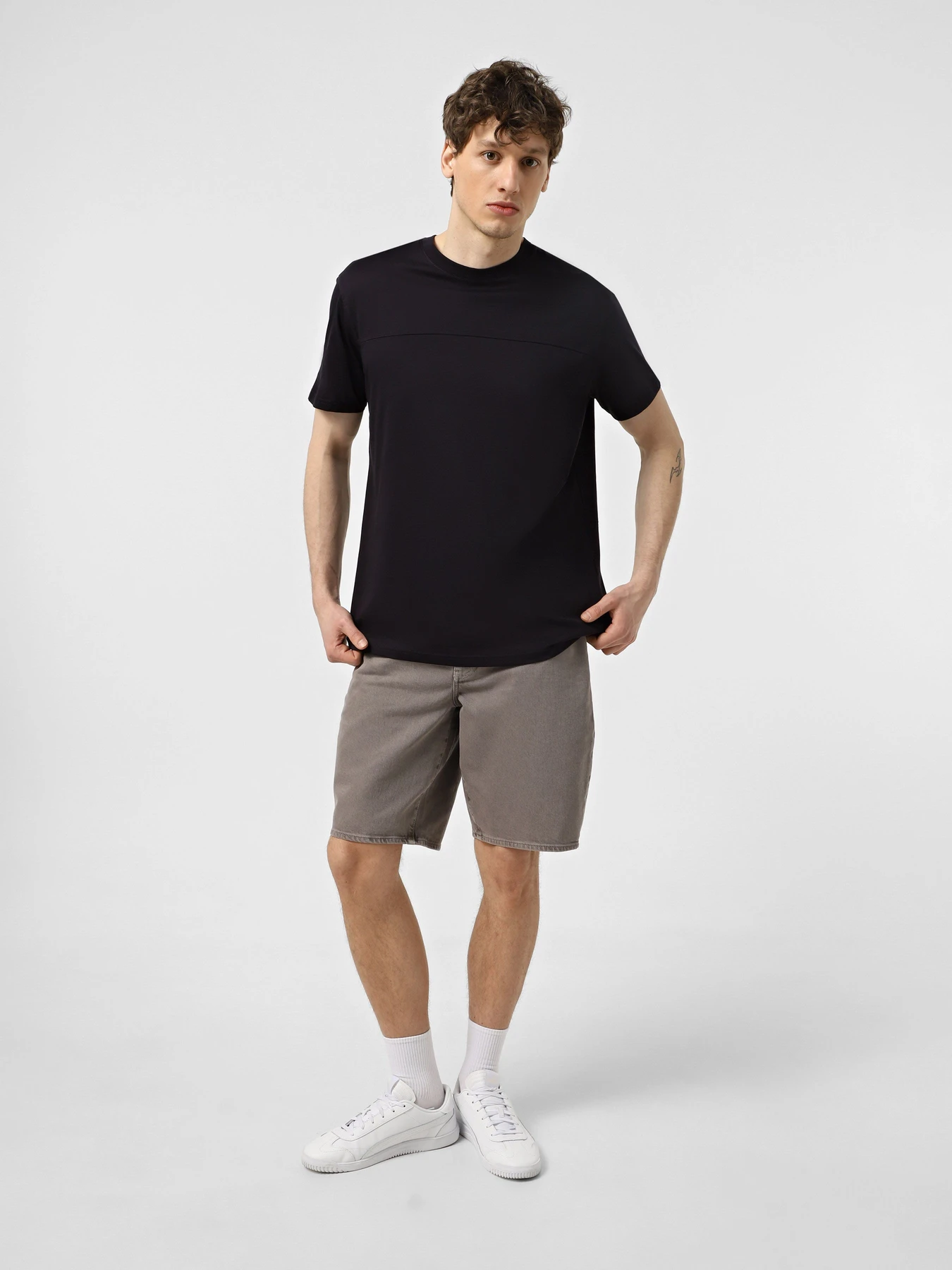 Шорты Armani Exchange модель XM000073-AF13099-U8080 Шорты Armani Exchange модель XM000073-AF13099-U8080 Фото