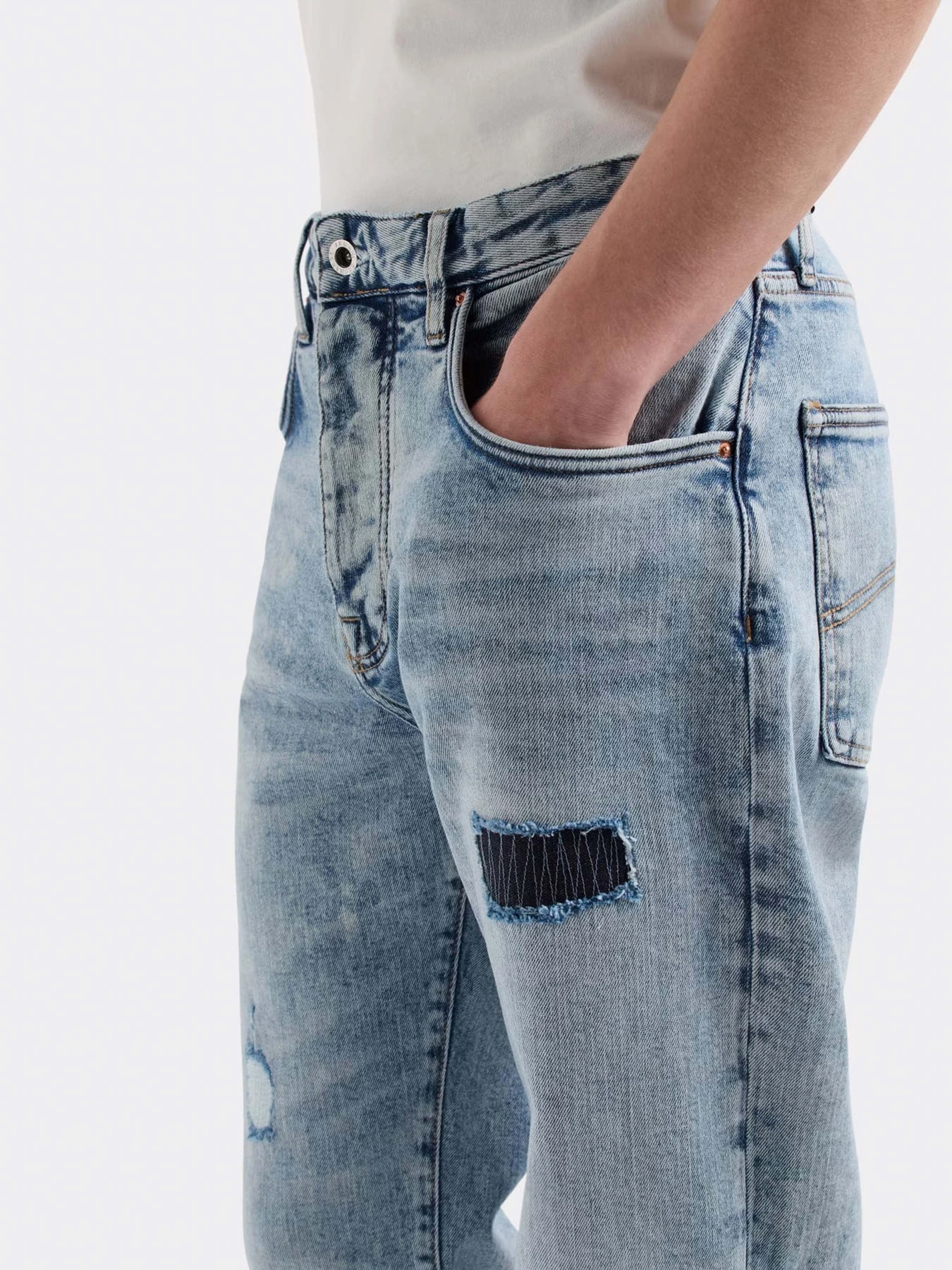 Джинси Armani Exchange модель XM000075-AF13094-MB001 Джинси Armani Exchange модель XM000075-AF13094-MB001 Фото
