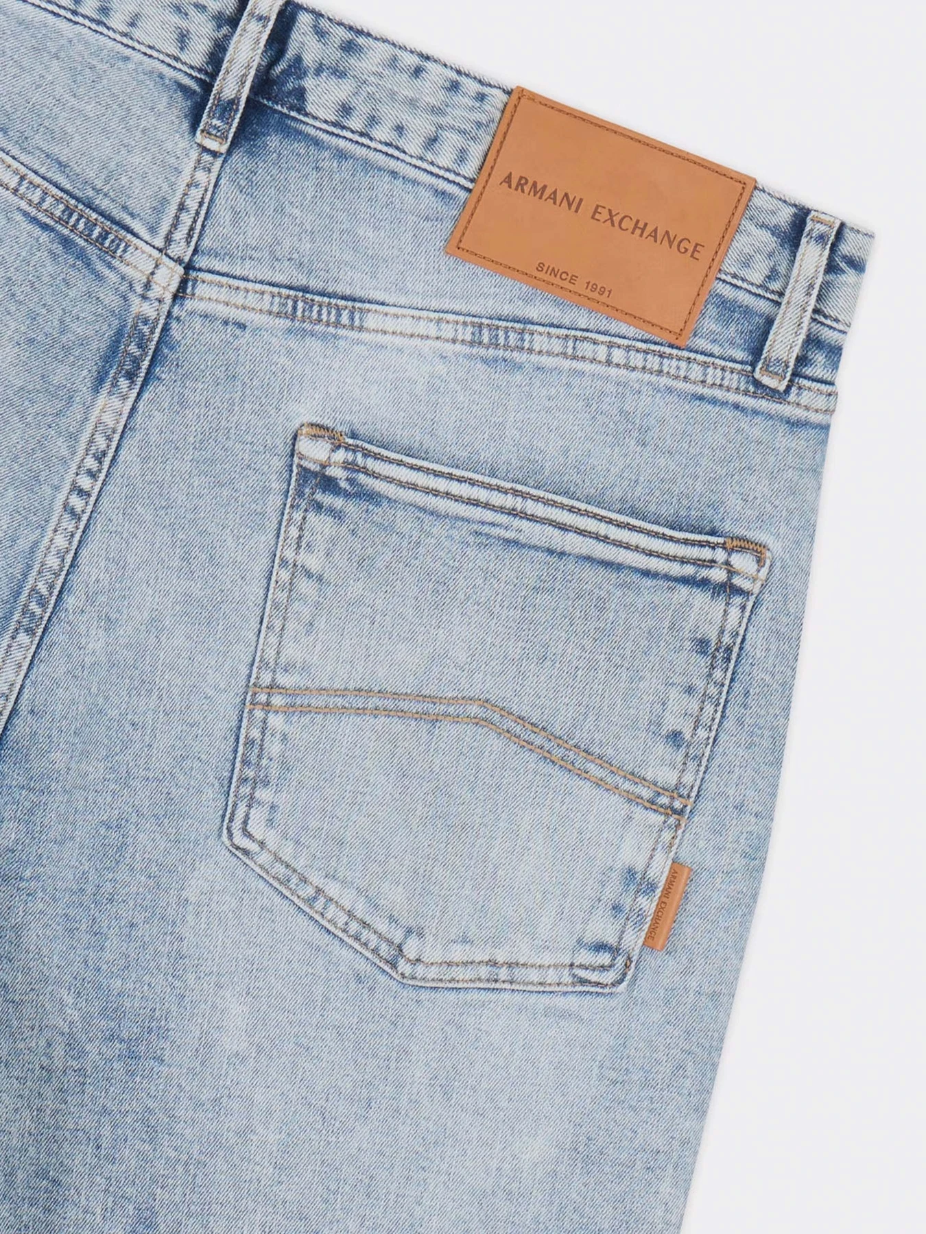 Джинси Armani Exchange модель XM000075-AF13094-MB001 Джинси Armani Exchange модель XM000075-AF13094-MB001 Фото