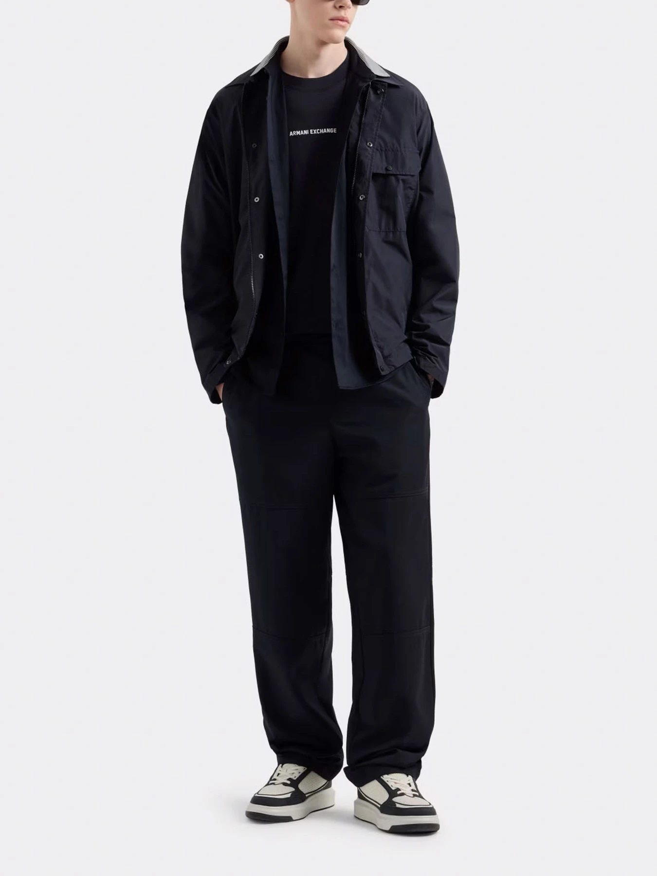 Куртки и дубленки Armani Exchange модель XM000209-AF12012-UB101 Фото