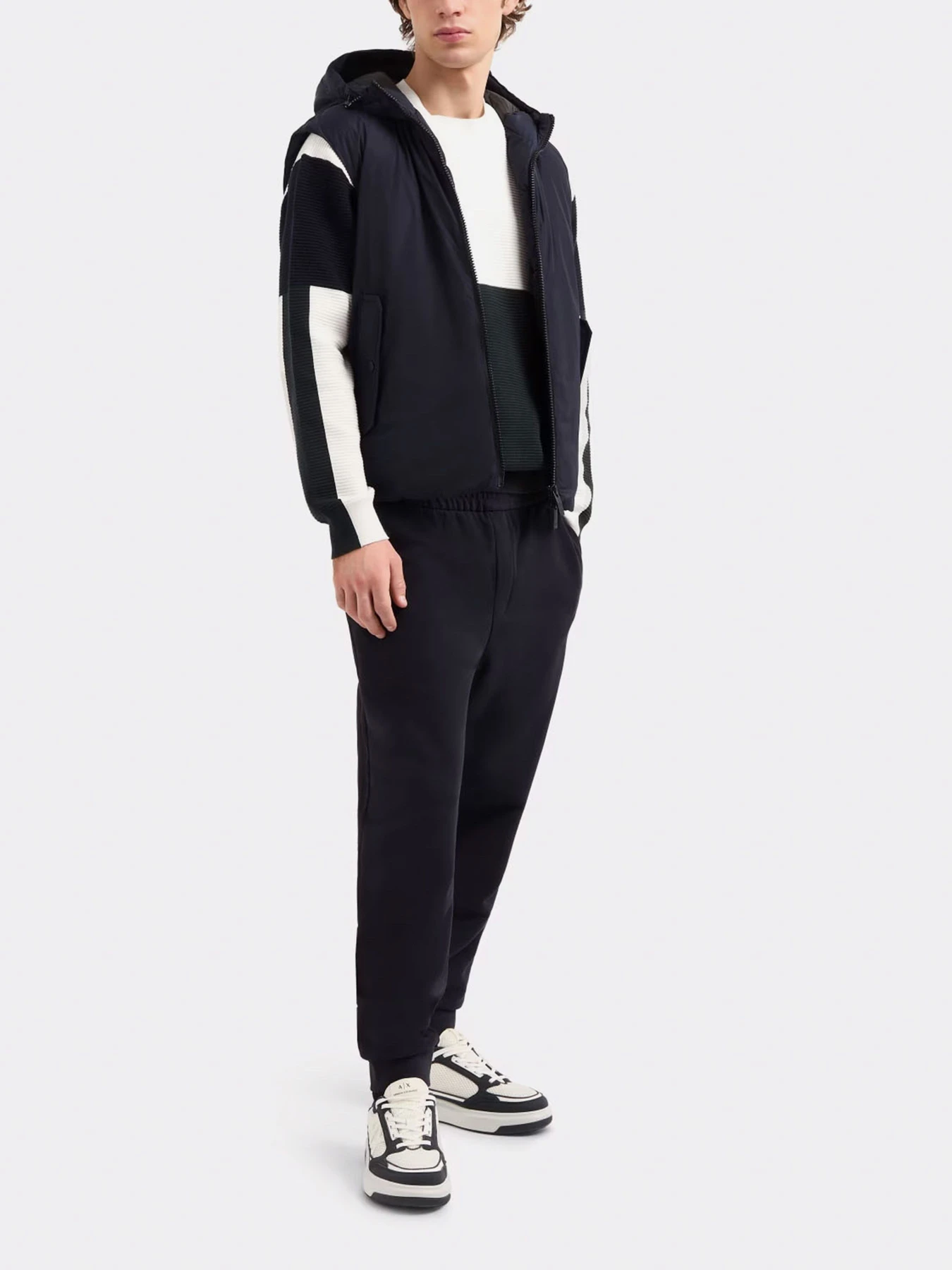 Брюки Armani Exchange модель XM000292-AF12656-UB101 Брюки Armani Exchange модель XM000292-AF12656-UB101 Фото