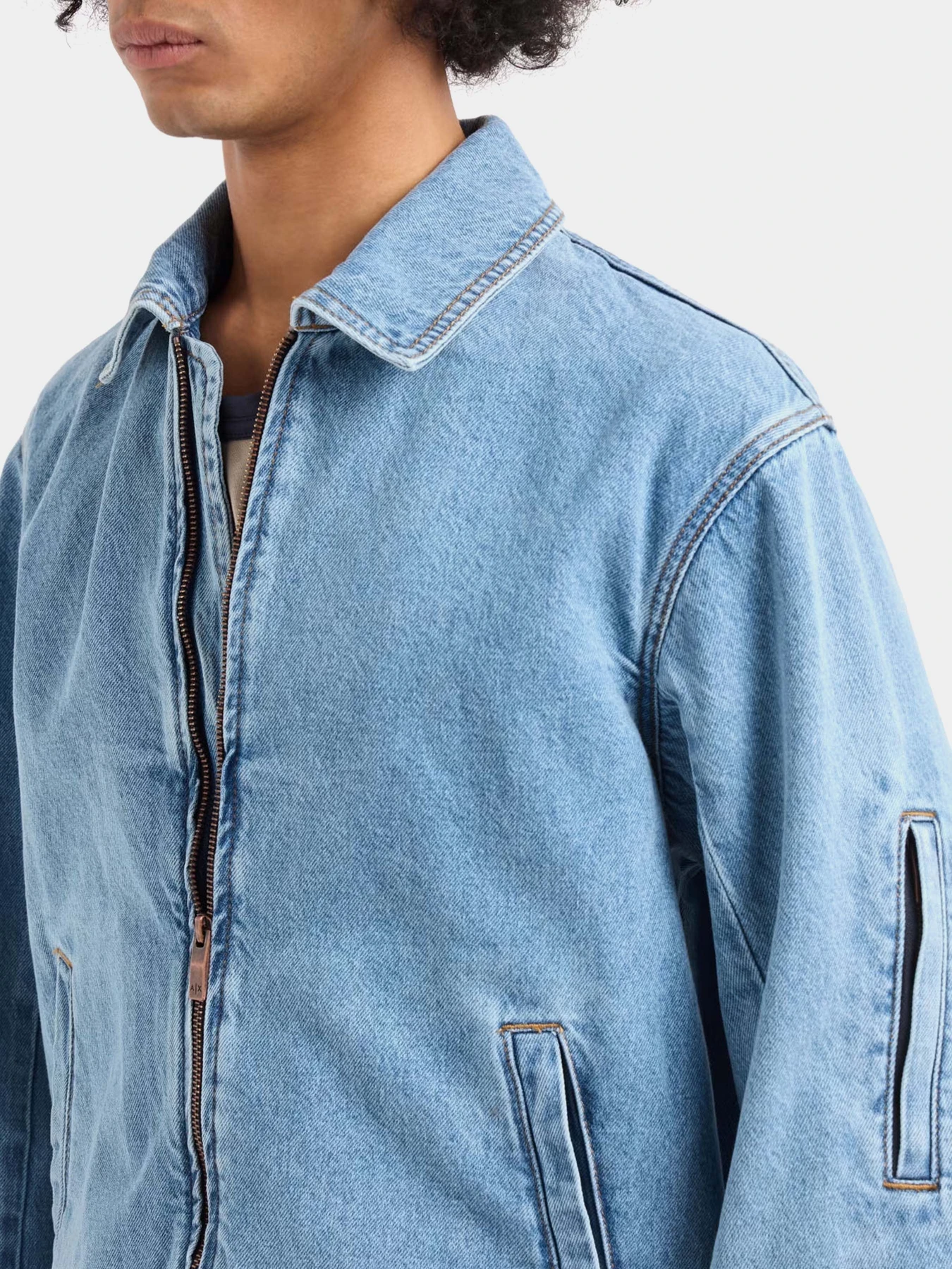 Куртки та дублянки Armani Exchange модель XM000383-AF13367-MB003 Фото