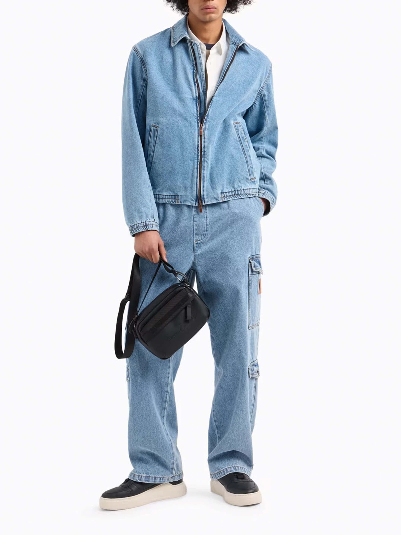 Куртки та дублянки Armani Exchange модель XM000383-AF13367-MB003 Фото