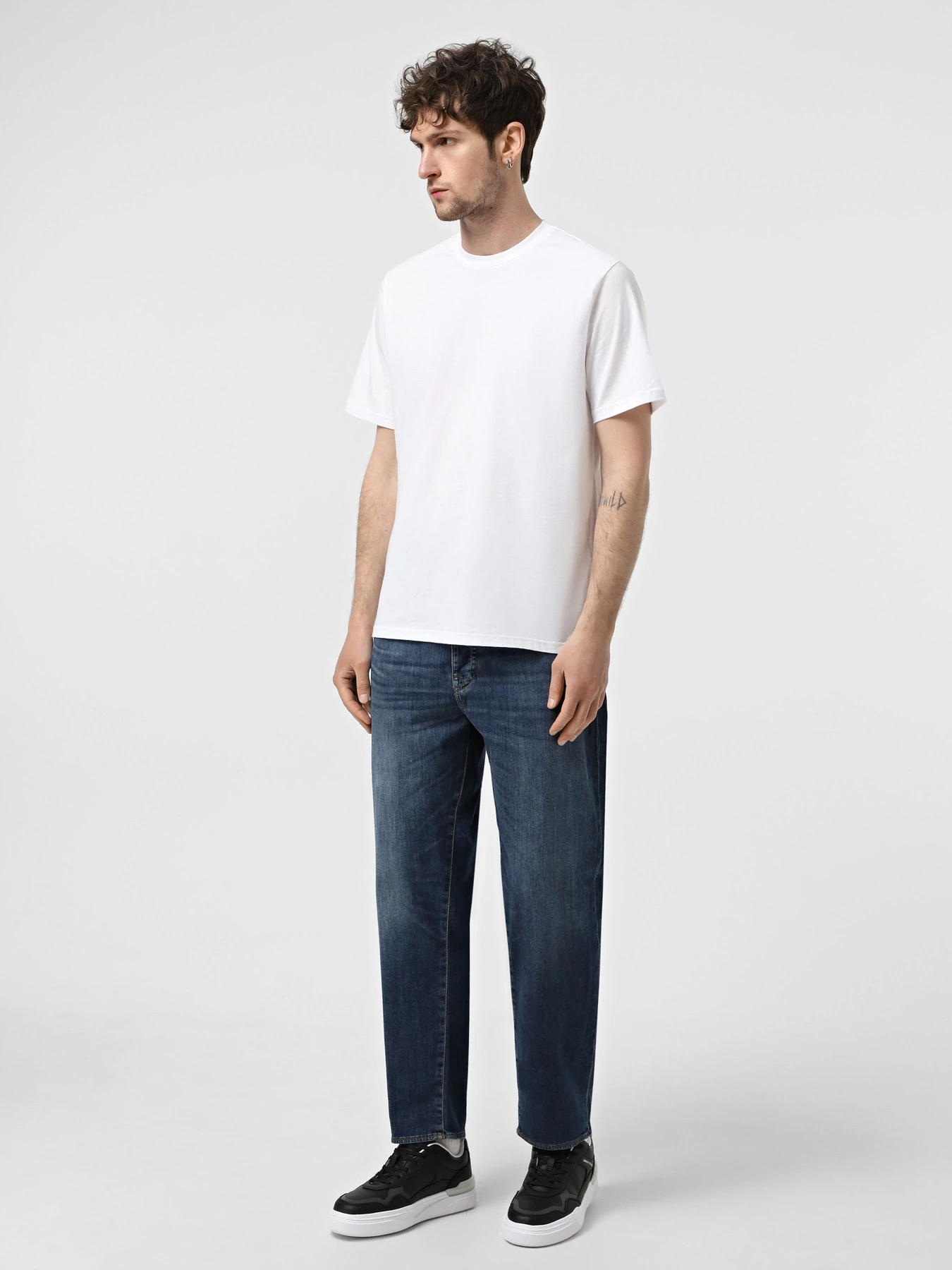 Джинси Armani Exchange модель XM000072-AF13089-MB002 Джинси Armani Exchange модель XM000072-AF13089-MB002 Фото