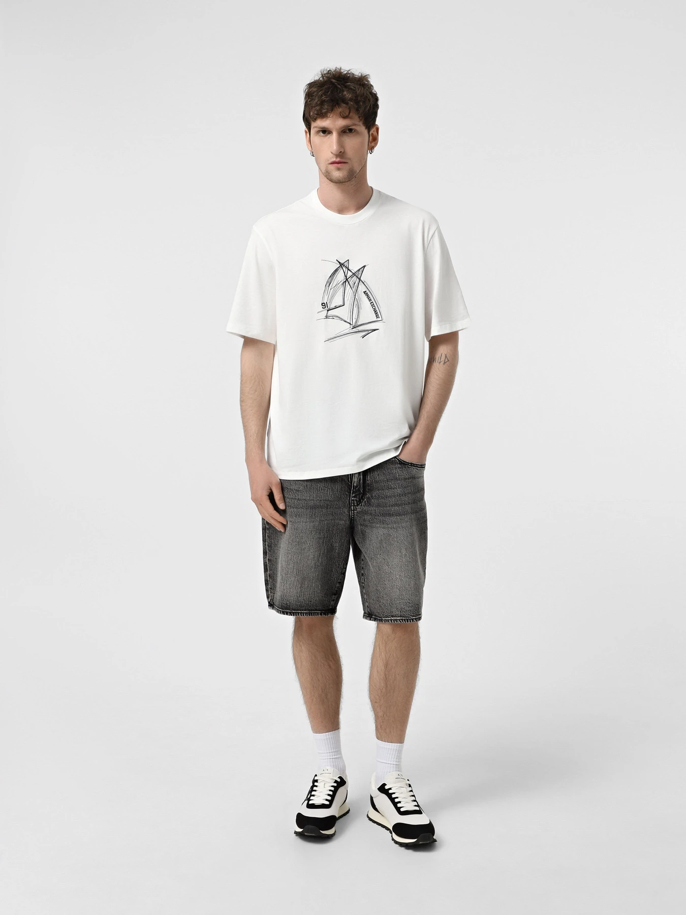 Шорты Armani Exchange модель XM000073-AF13264-M8088 Шорты Armani Exchange модель XM000073-AF13264-M8088 Фото